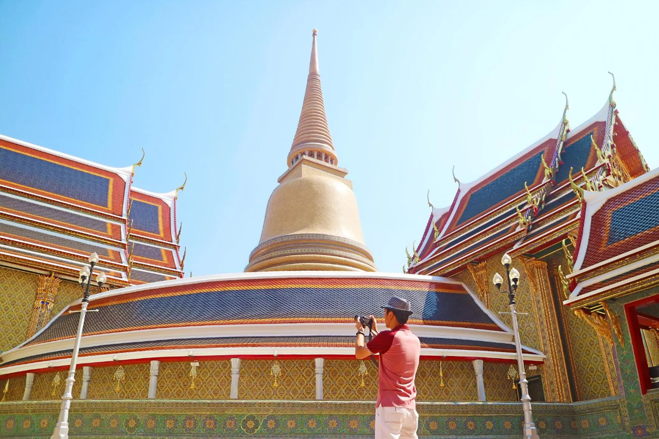 Nearby landmark in CORRIDOR 2407