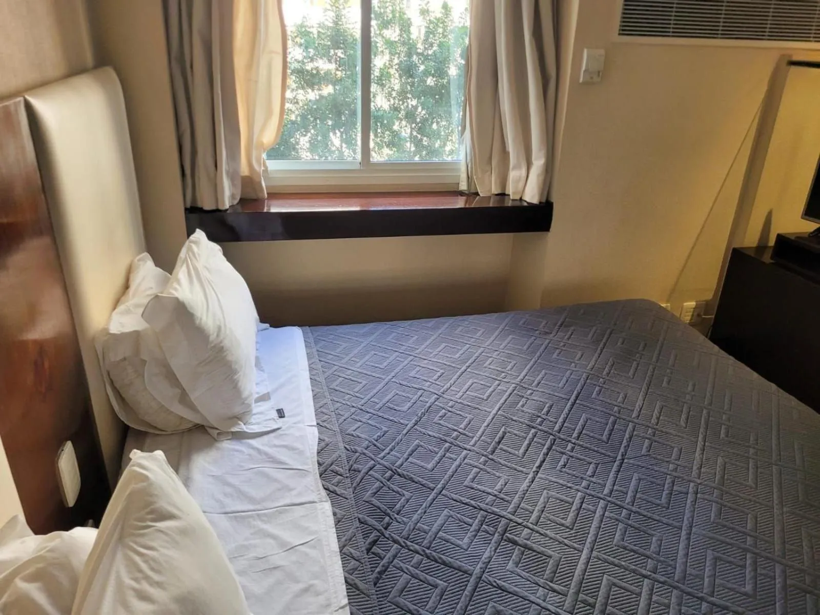 Bed in Elegant Flat Internacional Plaza-Garagem e Piscina