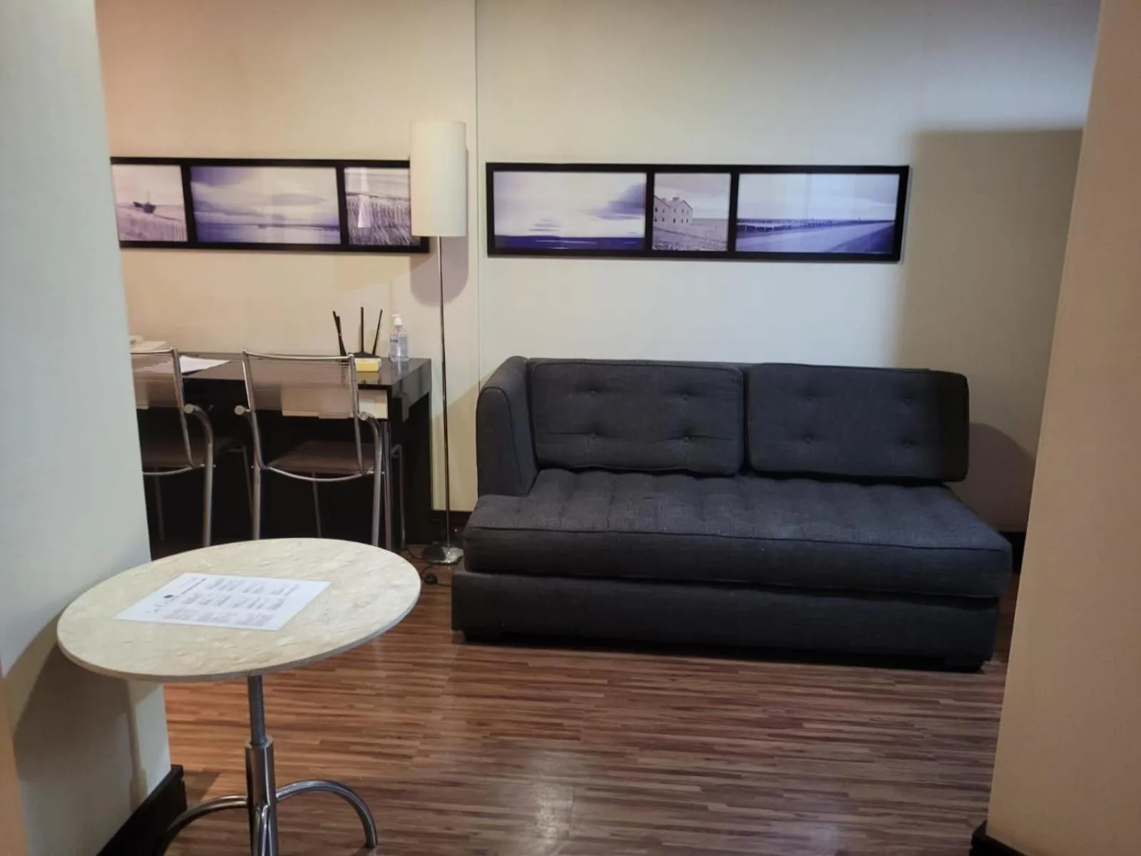 Seating area in Elegant Flat Internacional Plaza-Garagem e Piscina