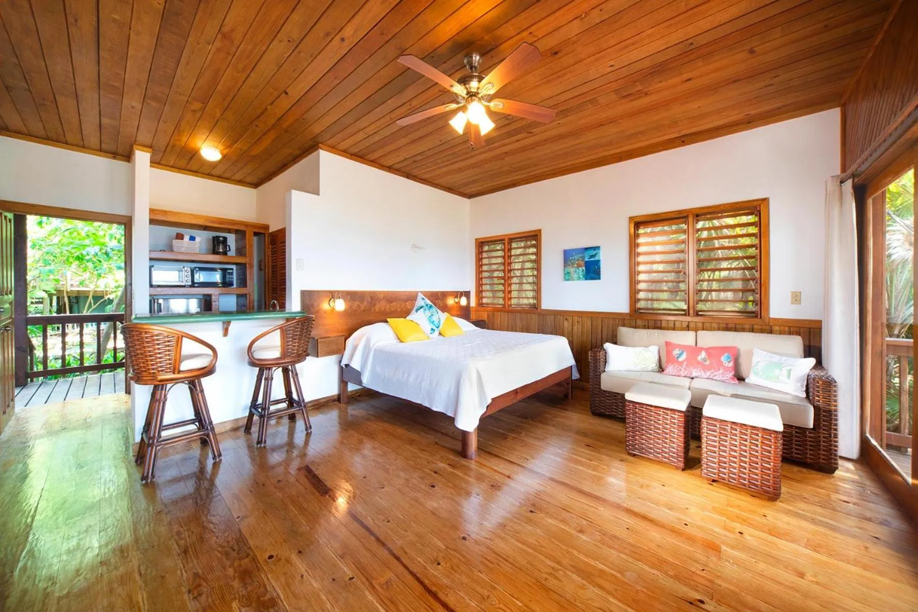Photo of the whole room, Bed in Cocolobo Resort