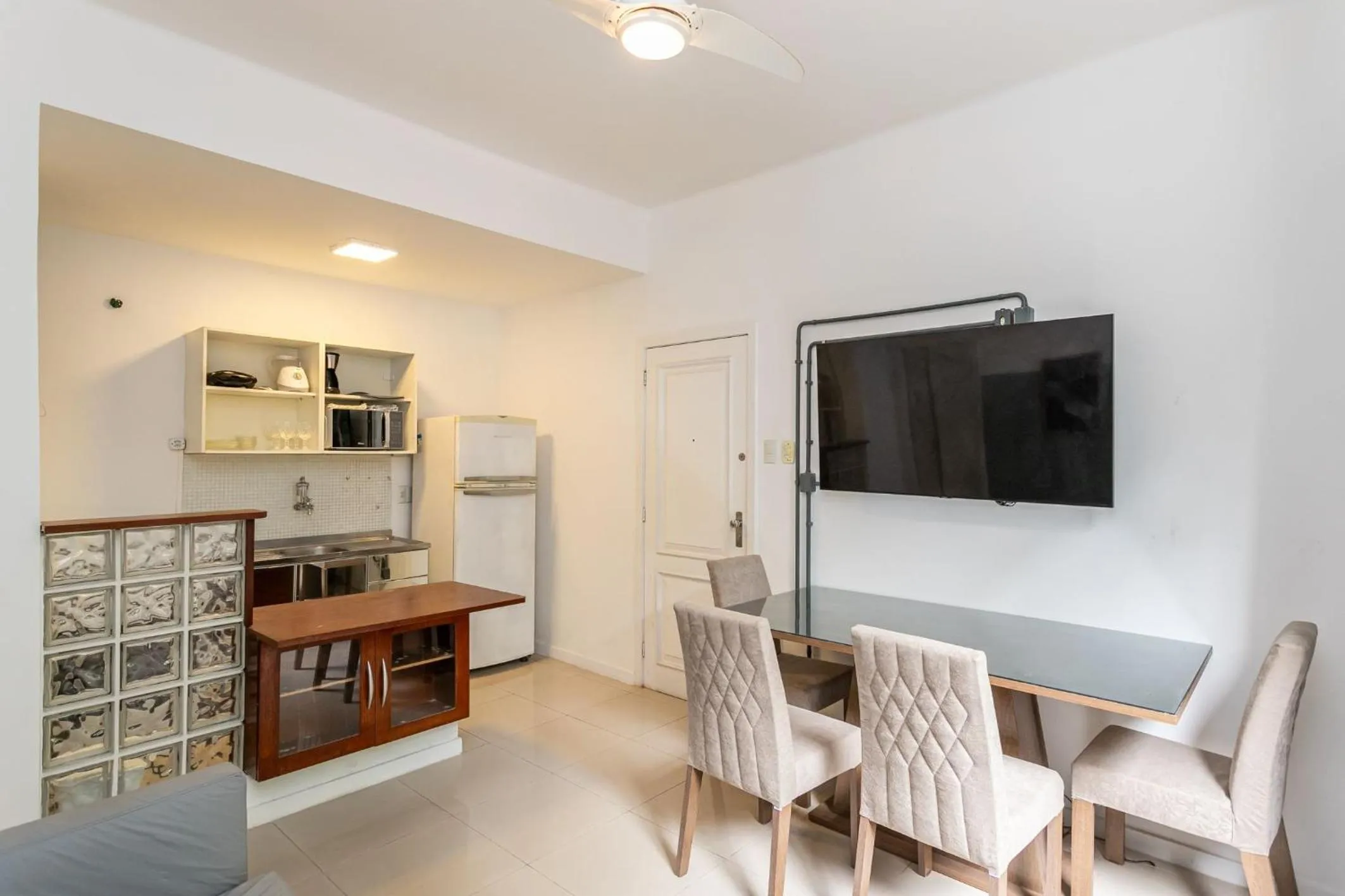 Living room in Must Leblon - pacote: 4 Hóspedes, Praia + 1 Ticket