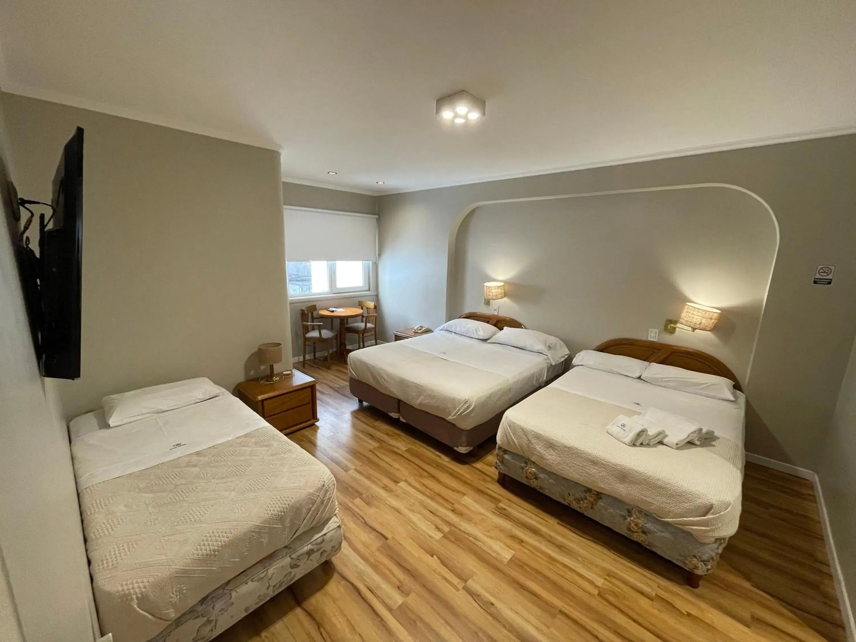 Budget Triple Room in Goya Hotel Budget Triple Room in Goya Hotel