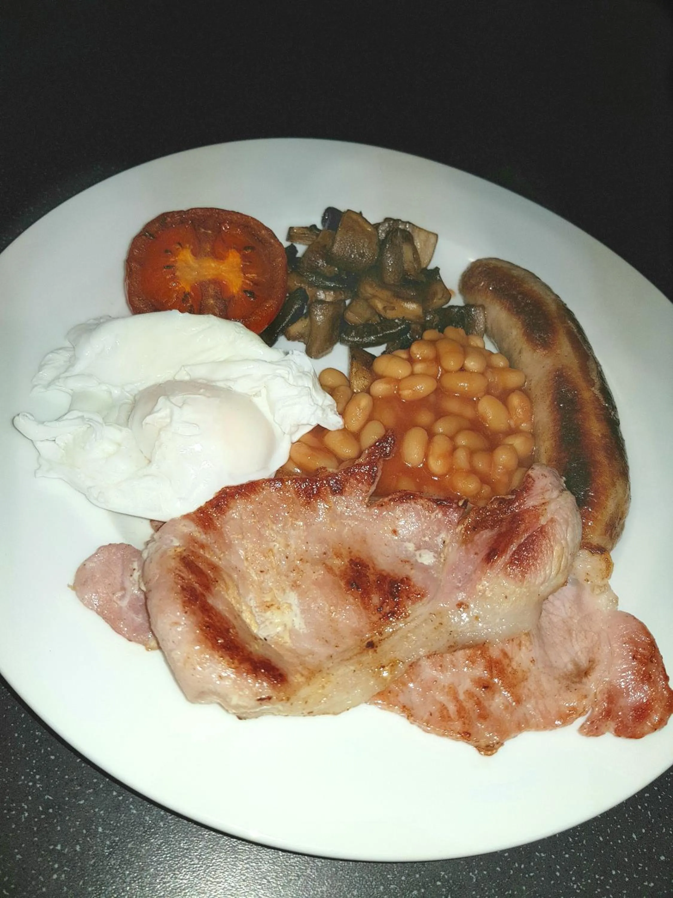 Breakfast in The Queen's Head Hotel