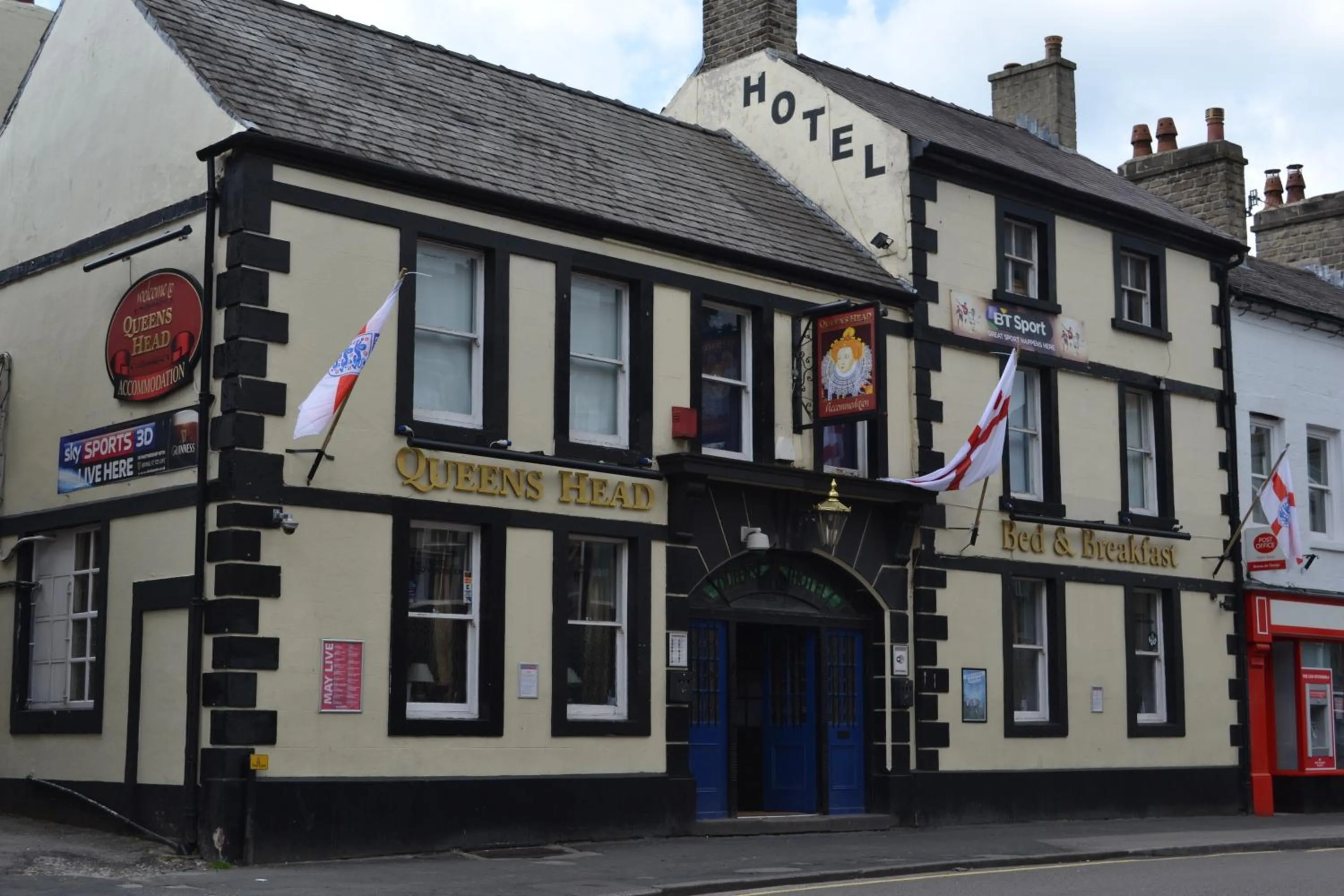 Property building in The Queen's Head Hotel