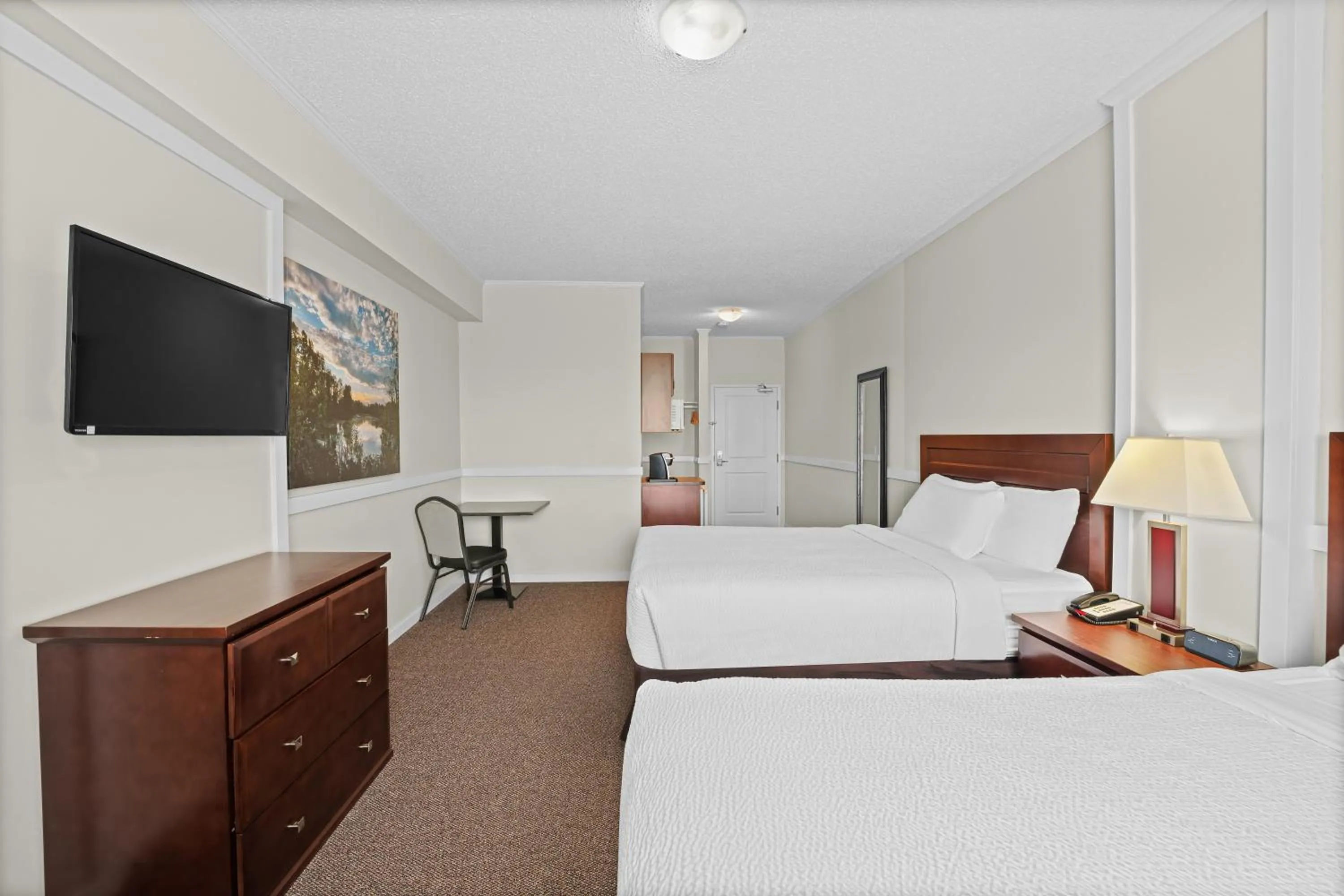 Bed in Days Inn by Wyndham Lamont