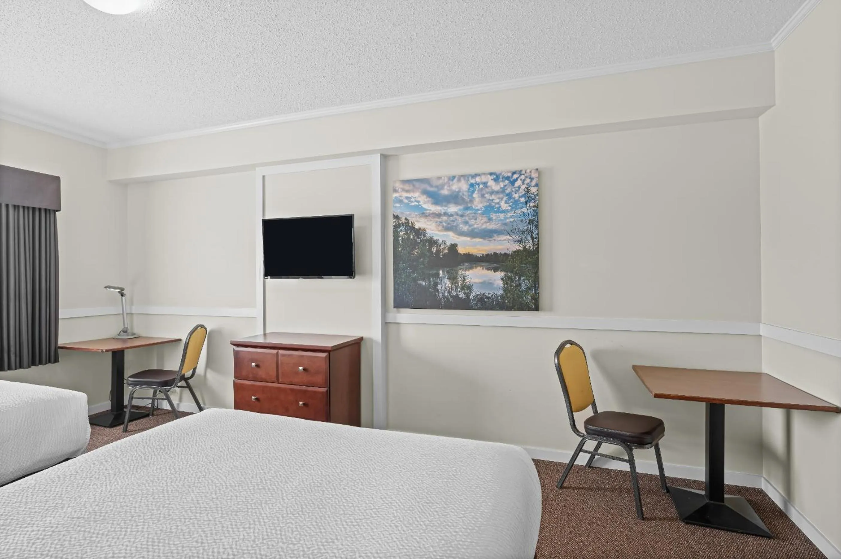 Bedroom in Elk Island Studios - Lamont