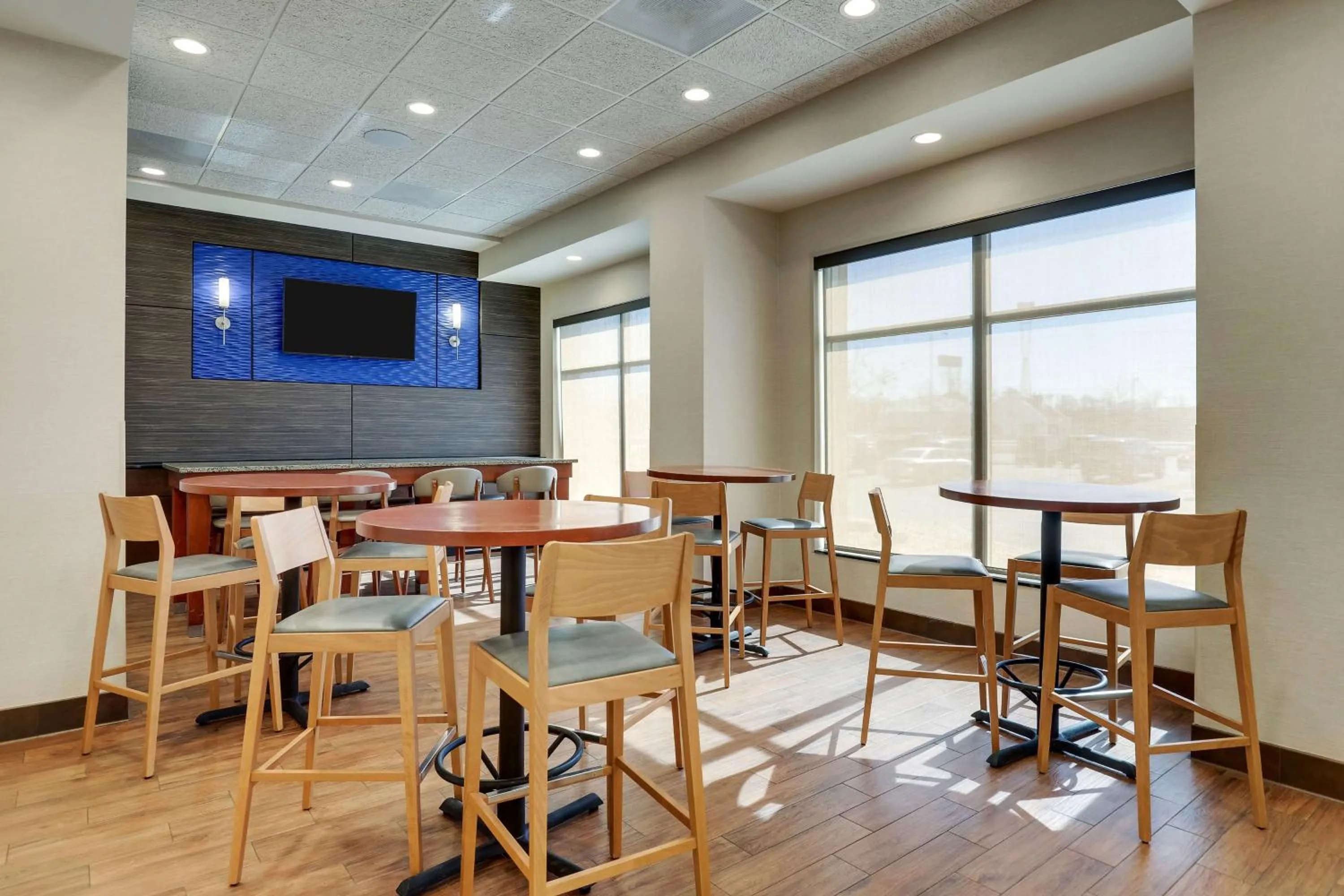 Breakfast in Drury Plaza Hotel Mt Vernon