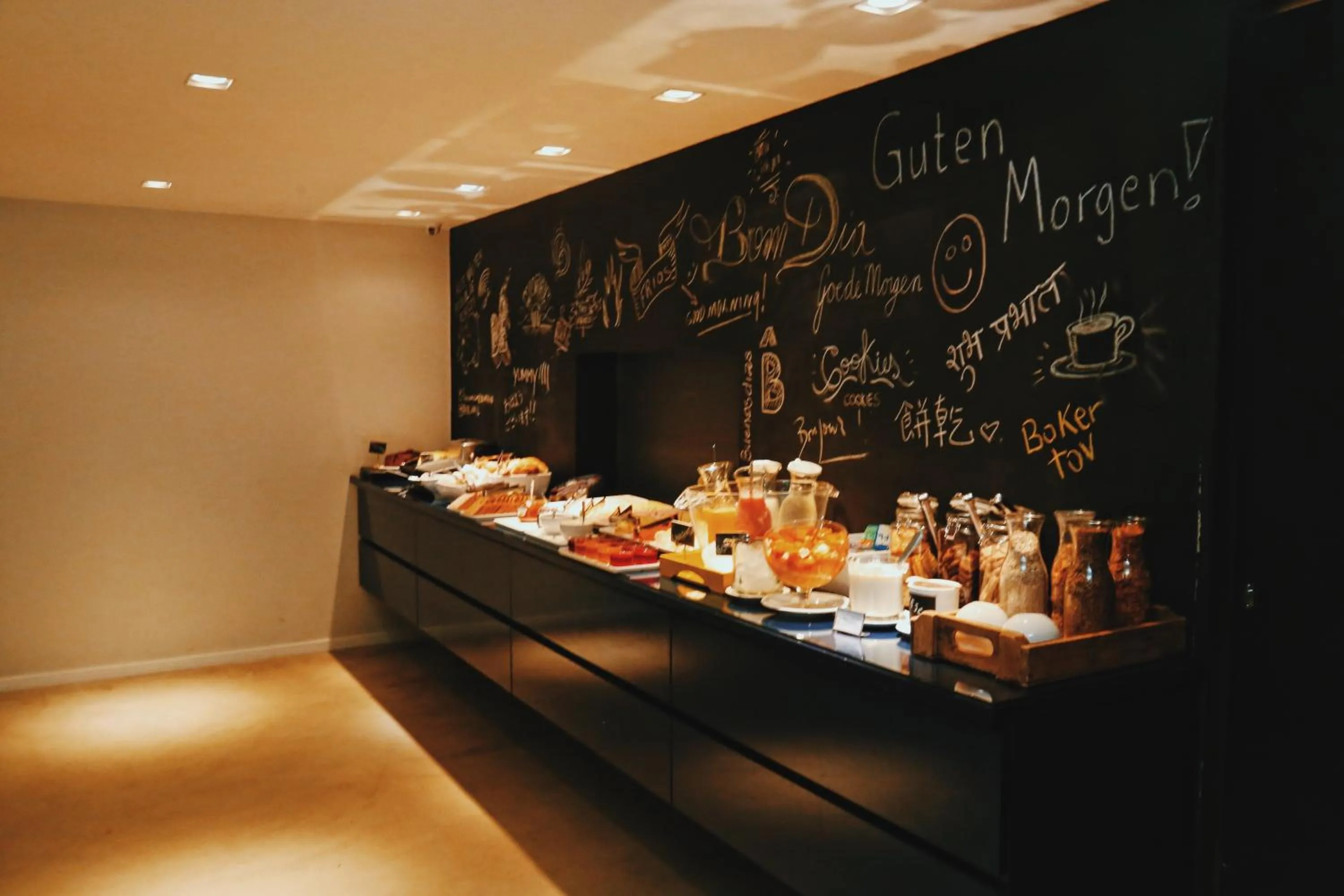 Buffet breakfast in Bê Hotel