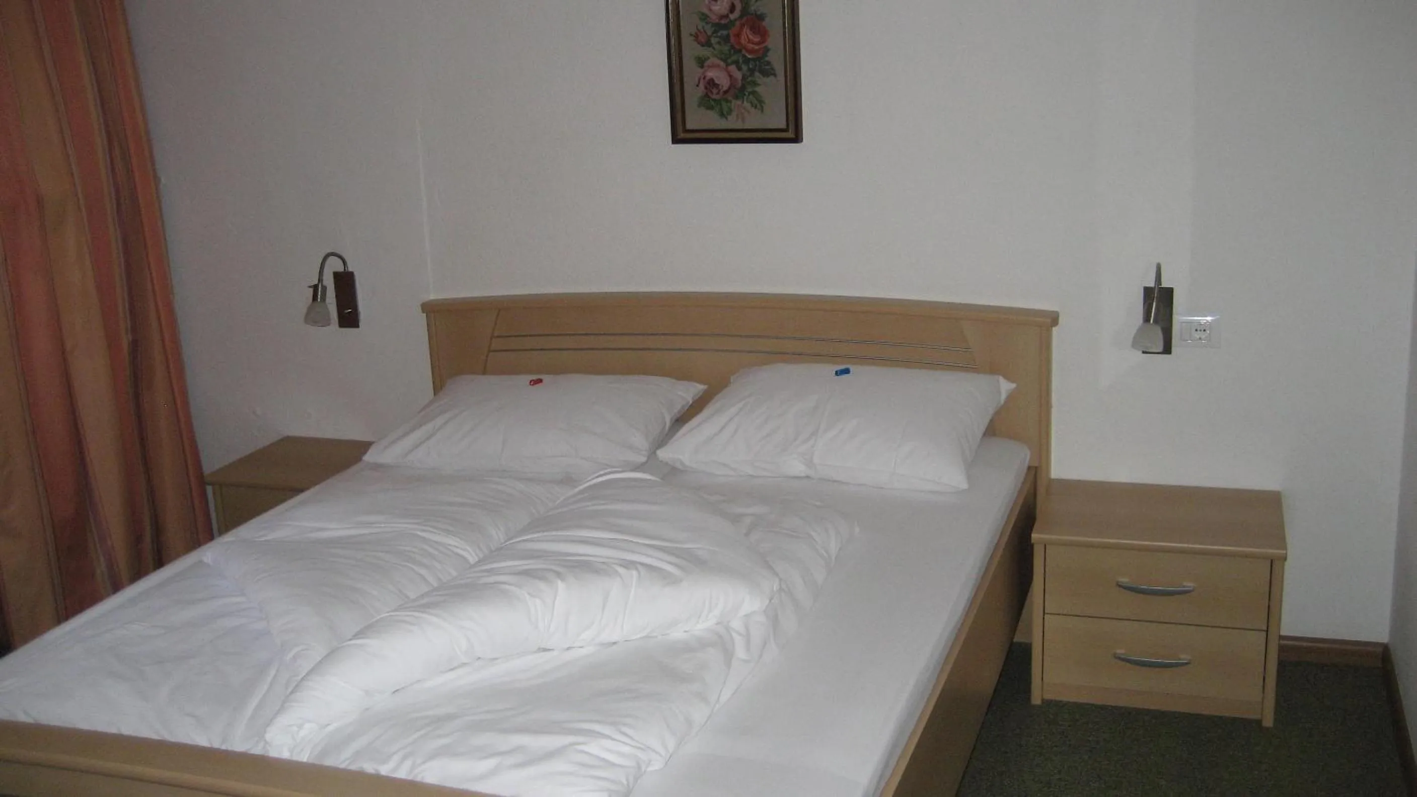Photo of the whole room, Bed in Garni Kofler