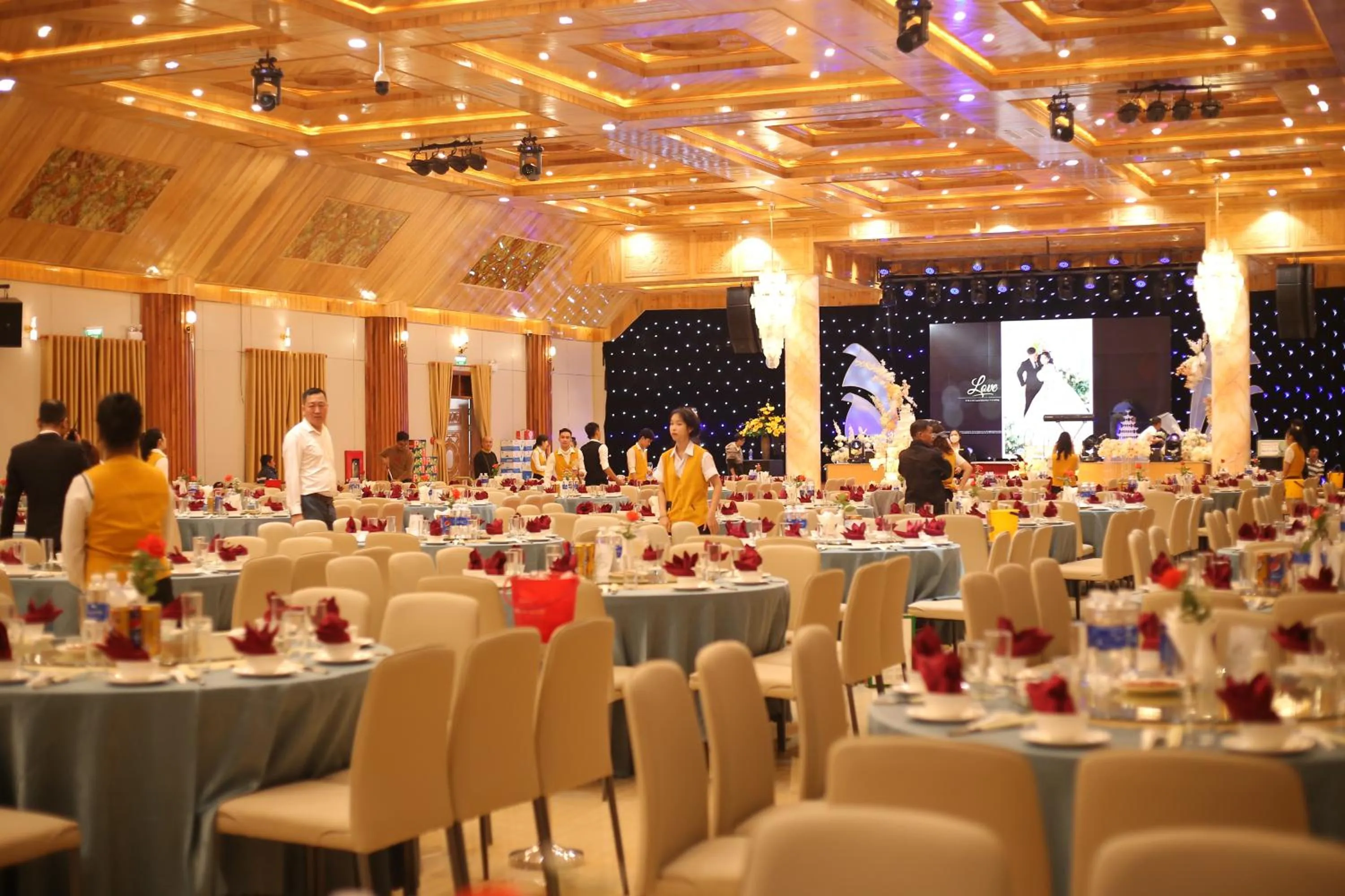 Restaurant/places to eat in Phú Long Tam Kỳ Hotel & Restaurant