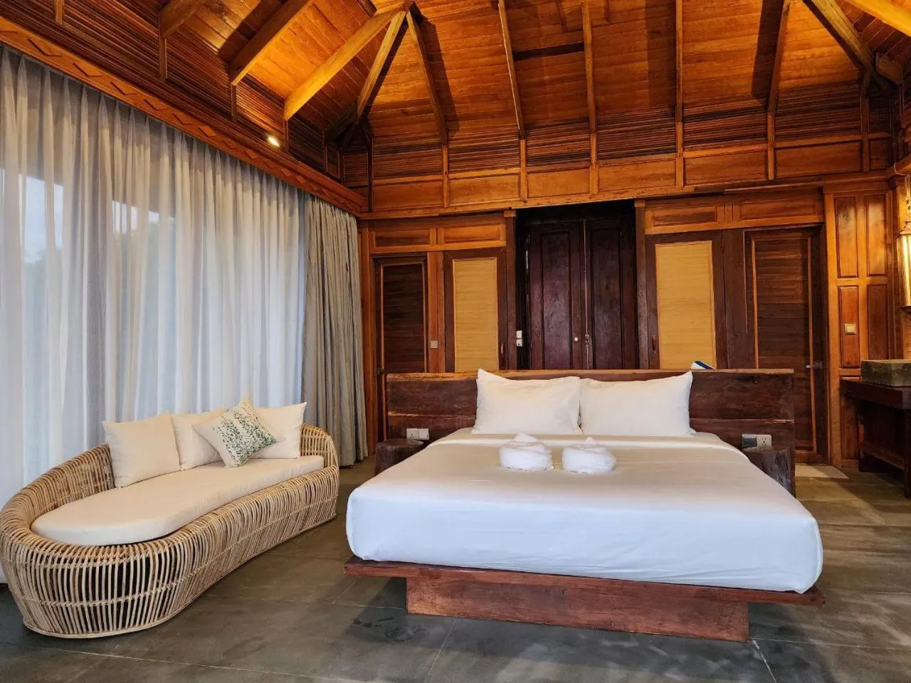Bedroom, Bed in Full Moon Island Resort