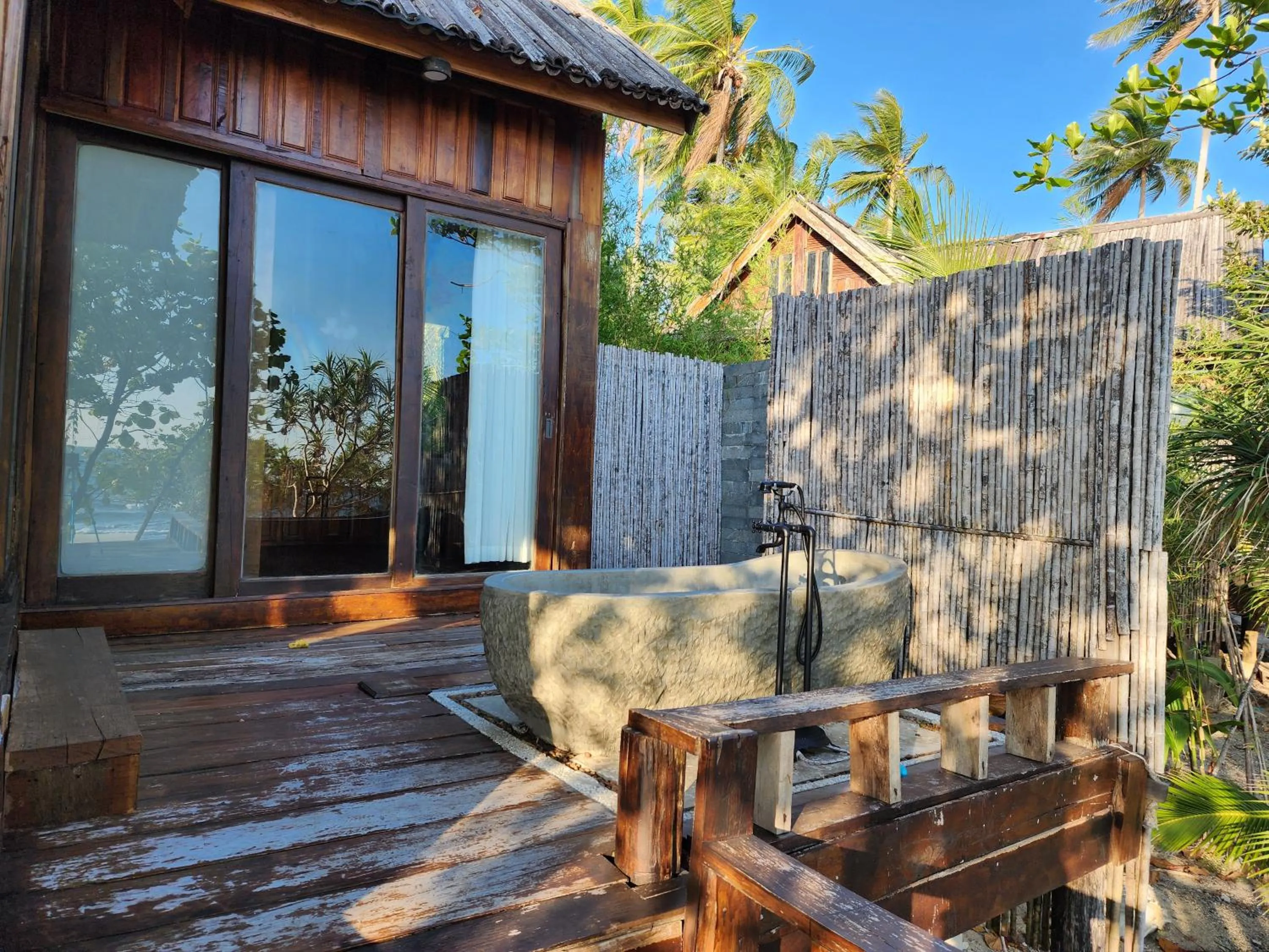 Bath in Full Moon Island Resort