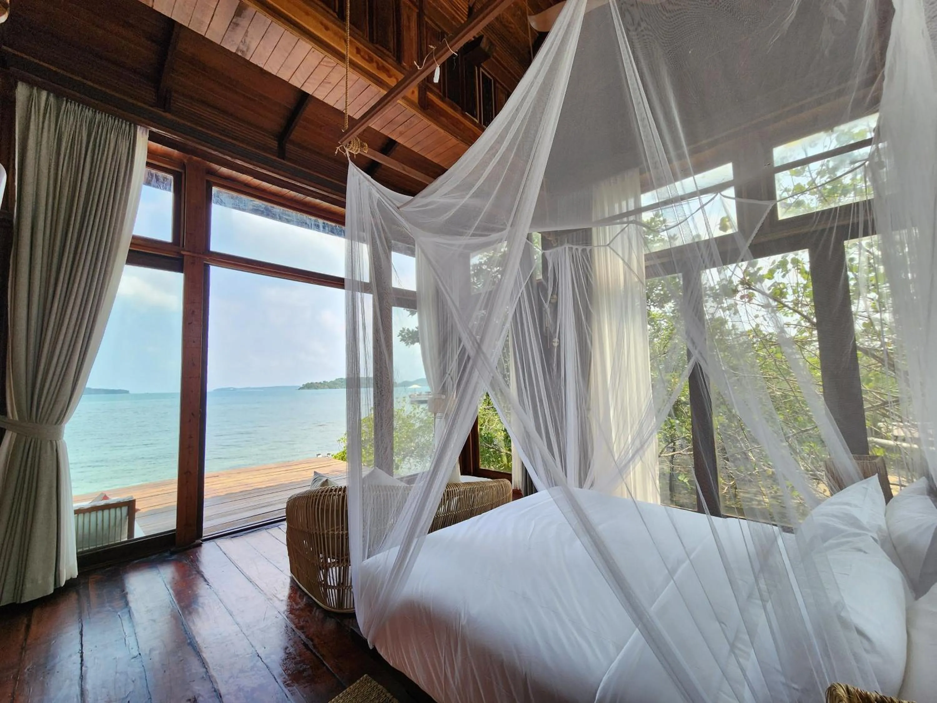 Bed in Full Moon Island Resort