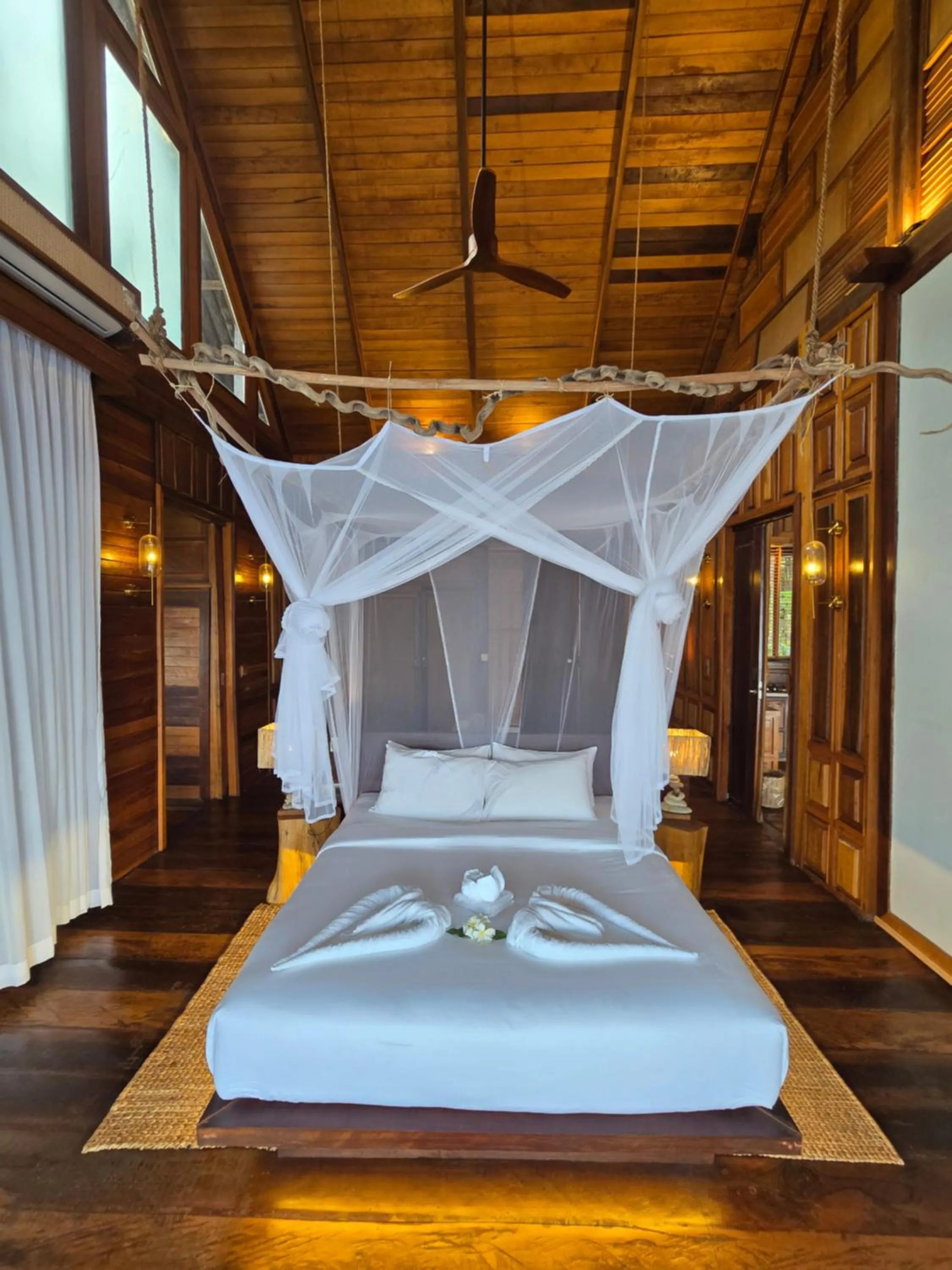 Bedroom, Bed in Full Moon Island Resort