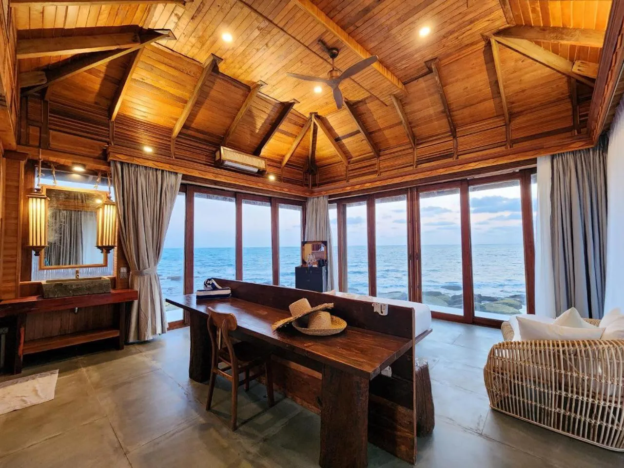 Bedroom, Bed in Full Moon Island Resort