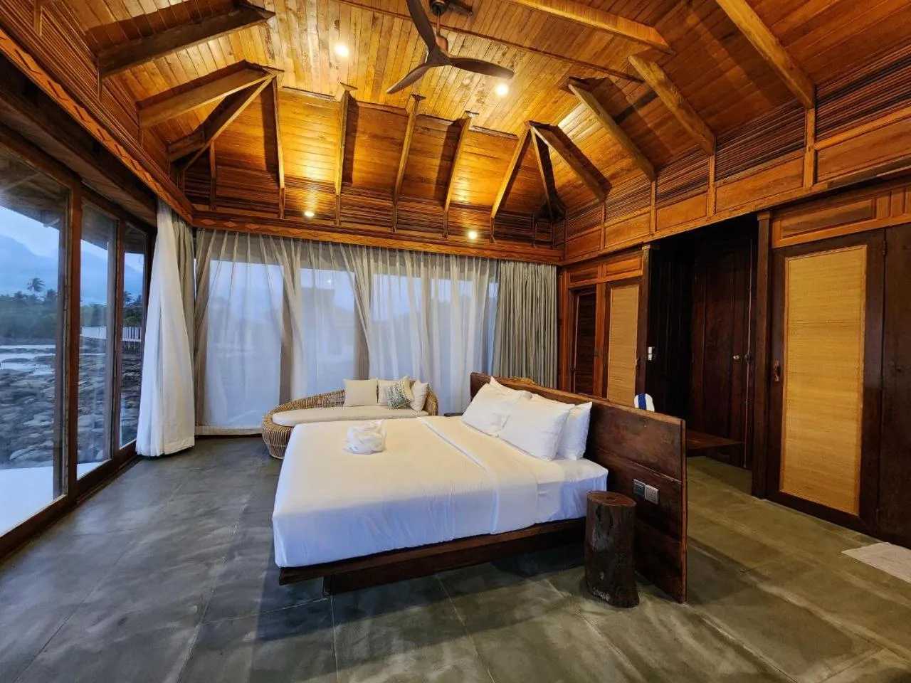 Bedroom, Bed in Full Moon Island Resort