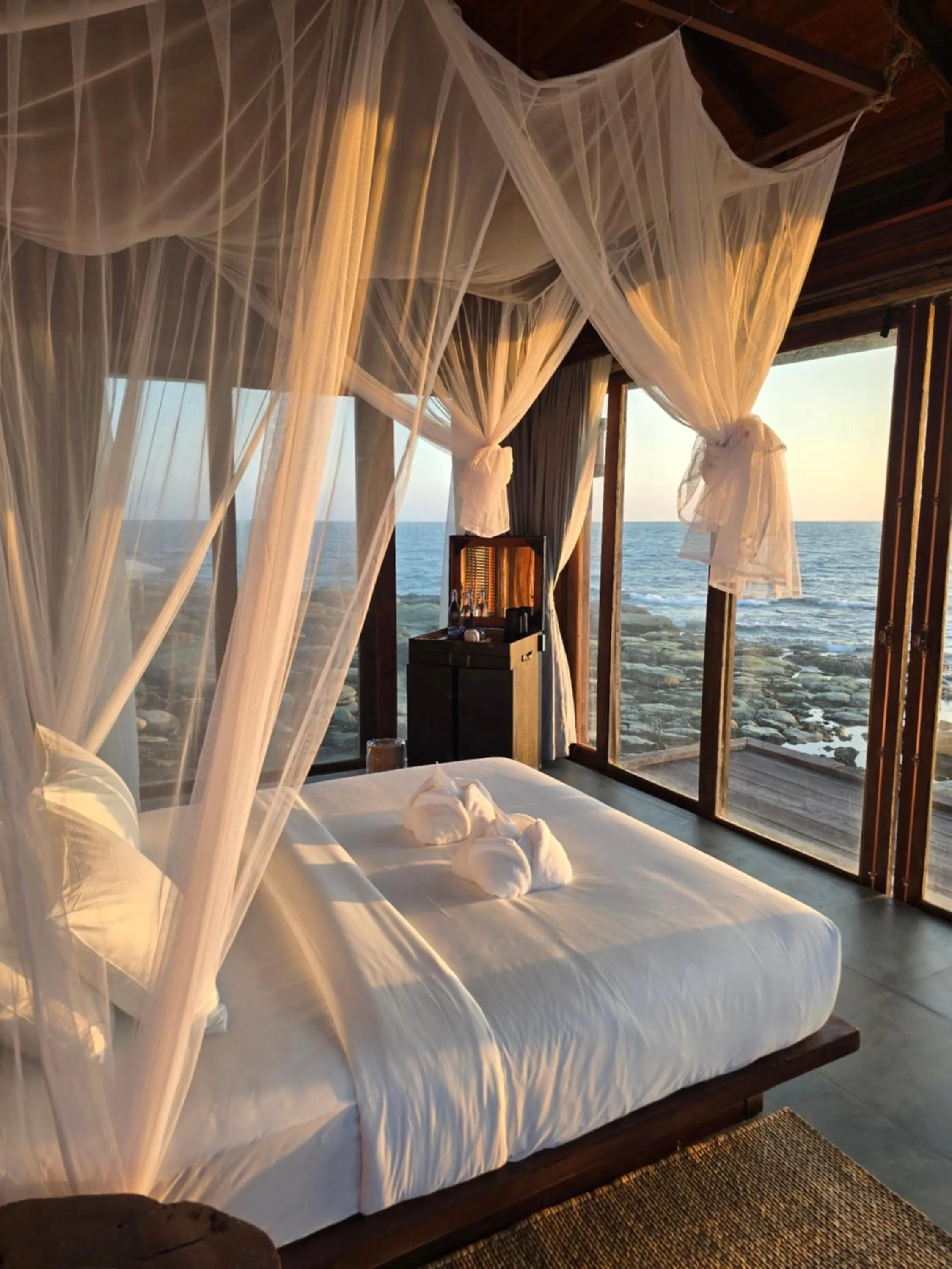 View (from property/room), Bed in Full Moon Island Resort