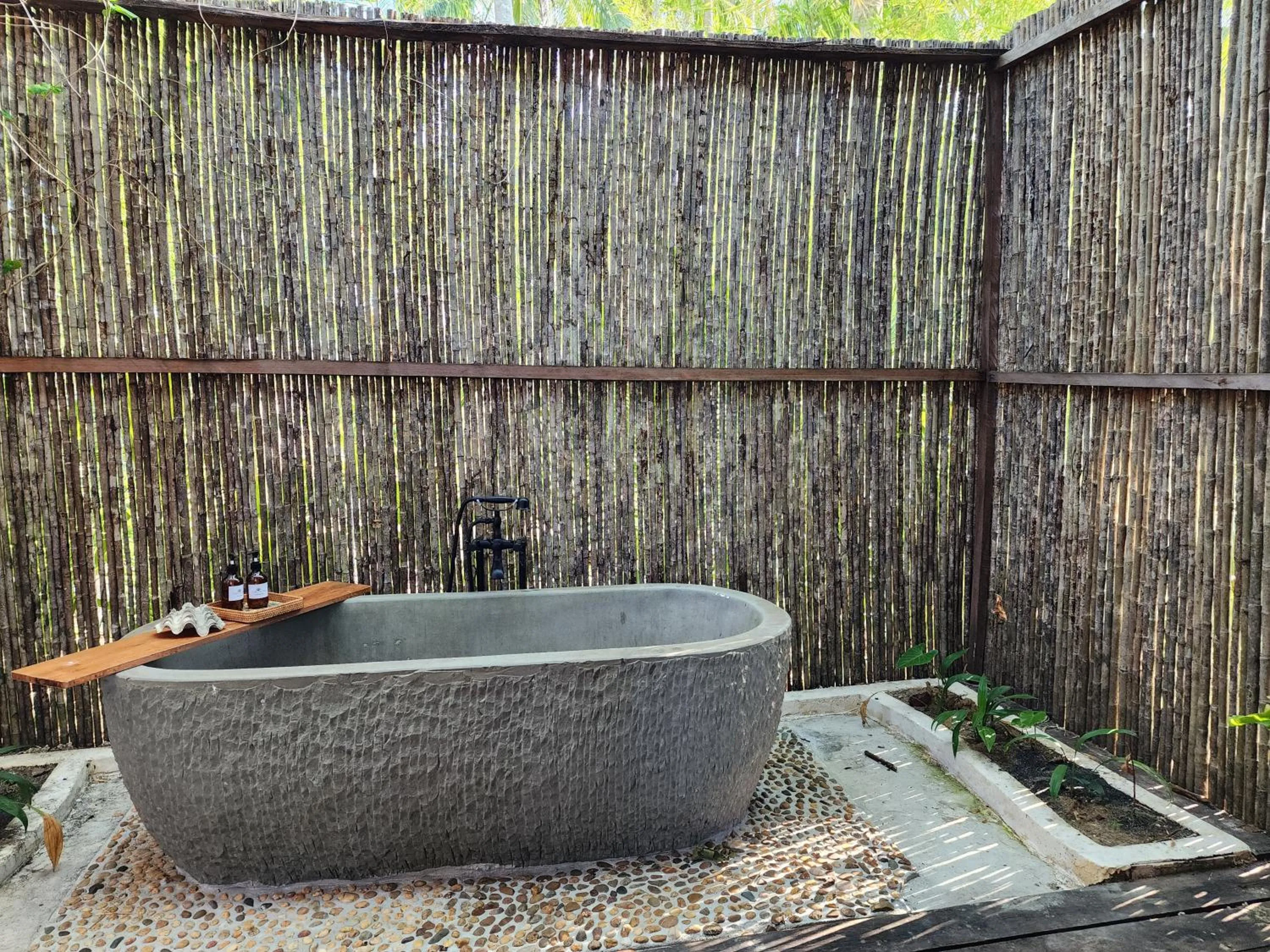 Bath in Full Moon Island Resort