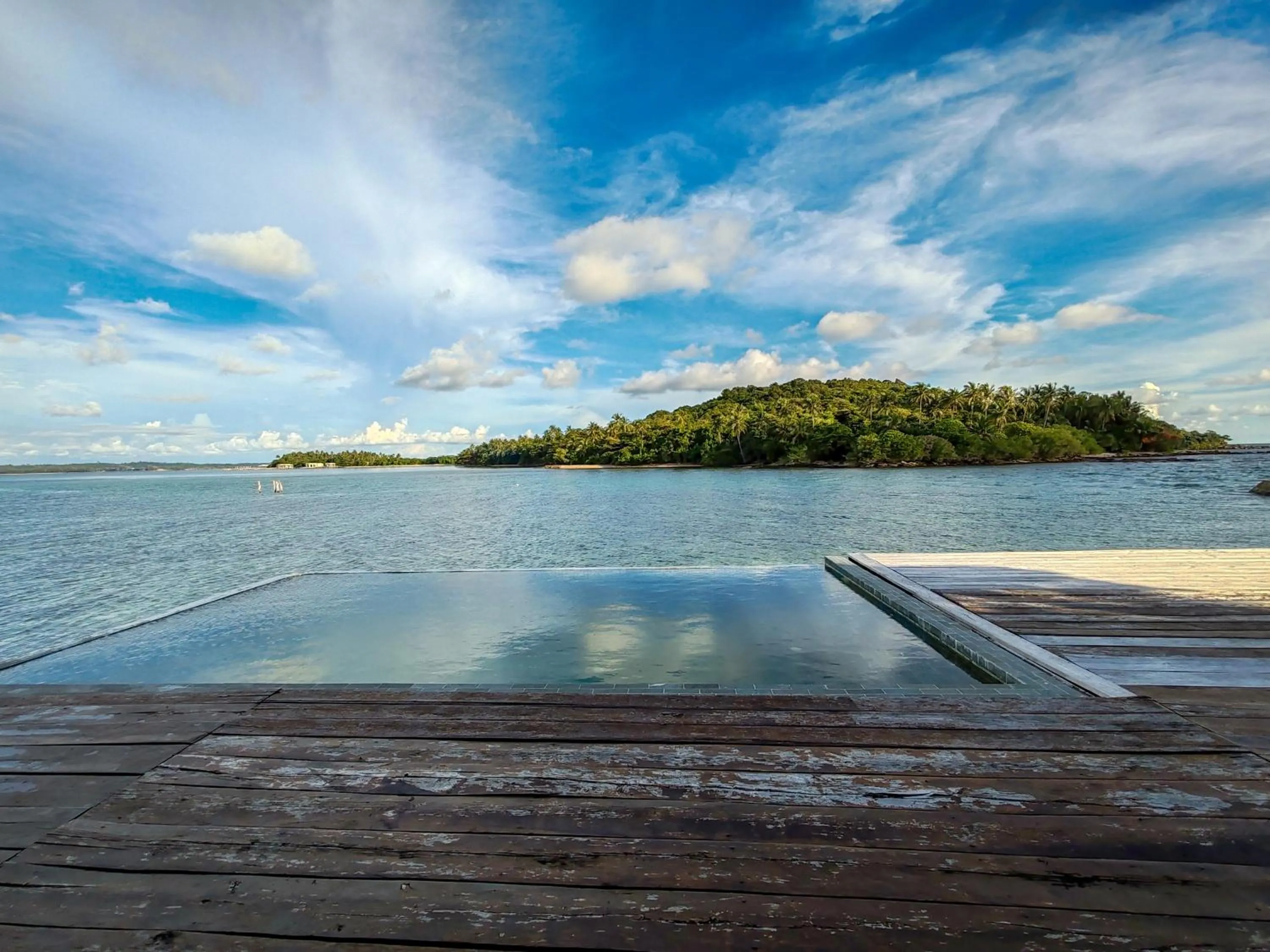 Swimming pool in Full Moon Island Resort