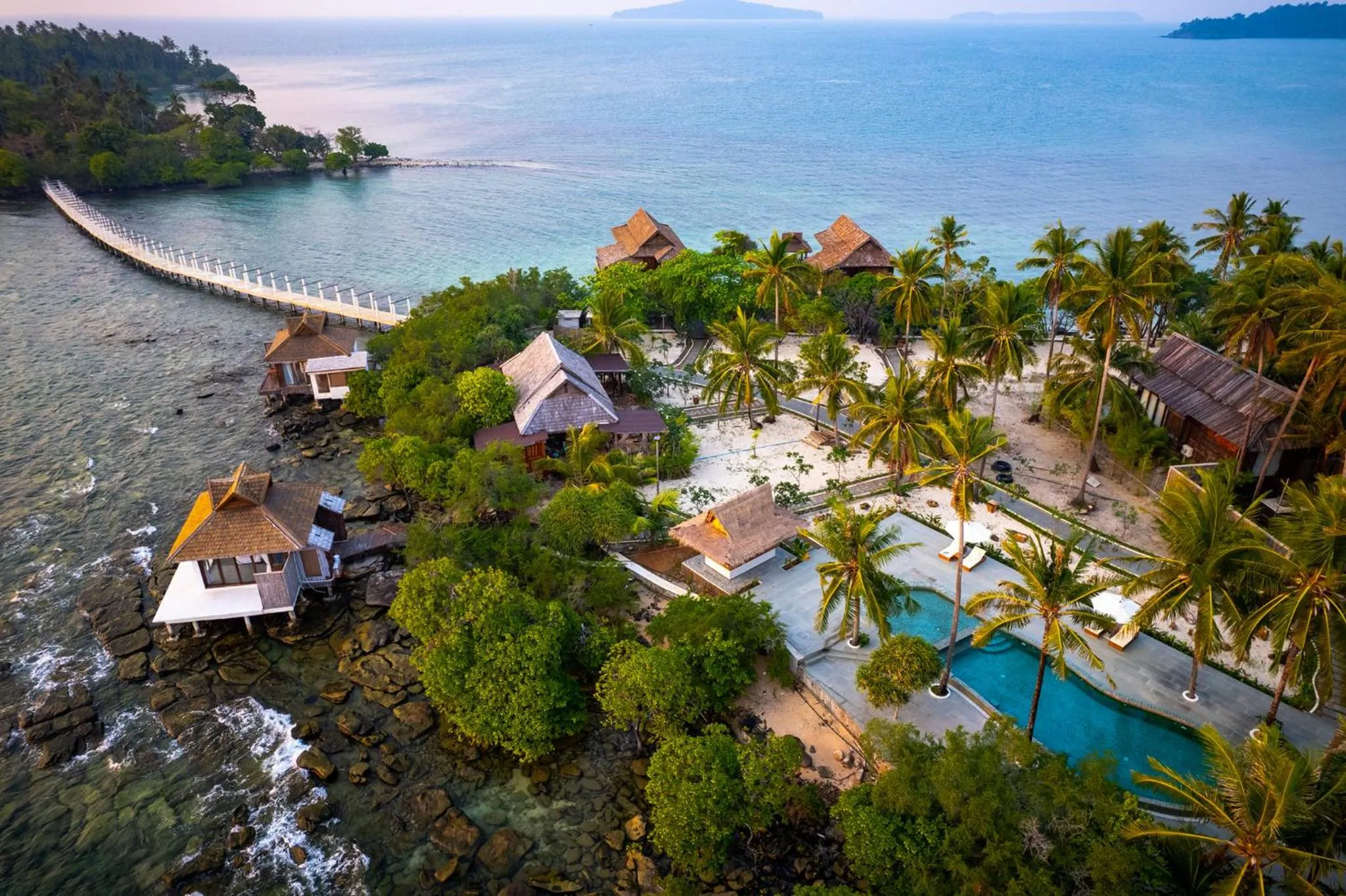 Swimming pool in Full Moon Island Resort