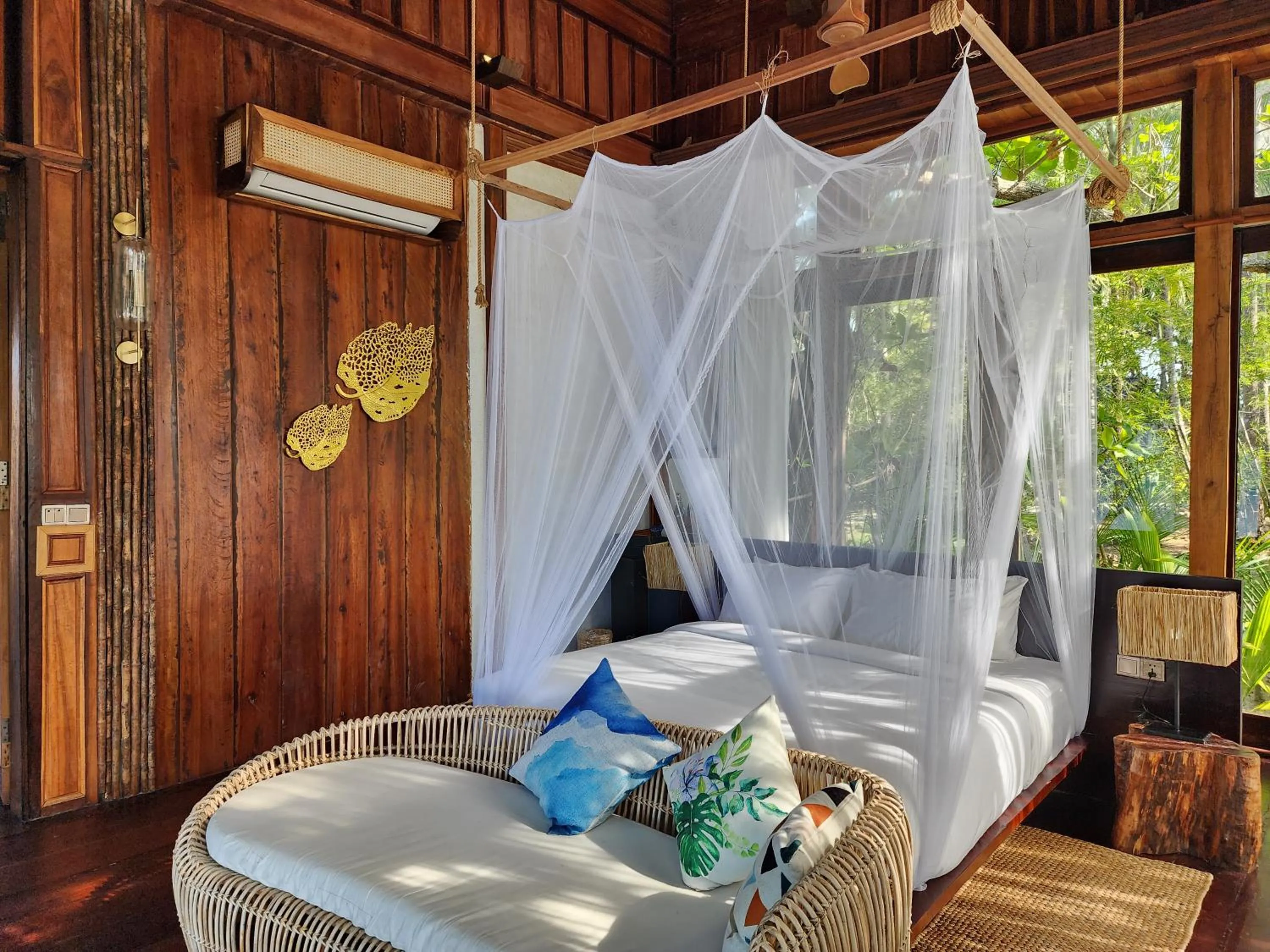 Bedroom, Bed in Full Moon Island Resort