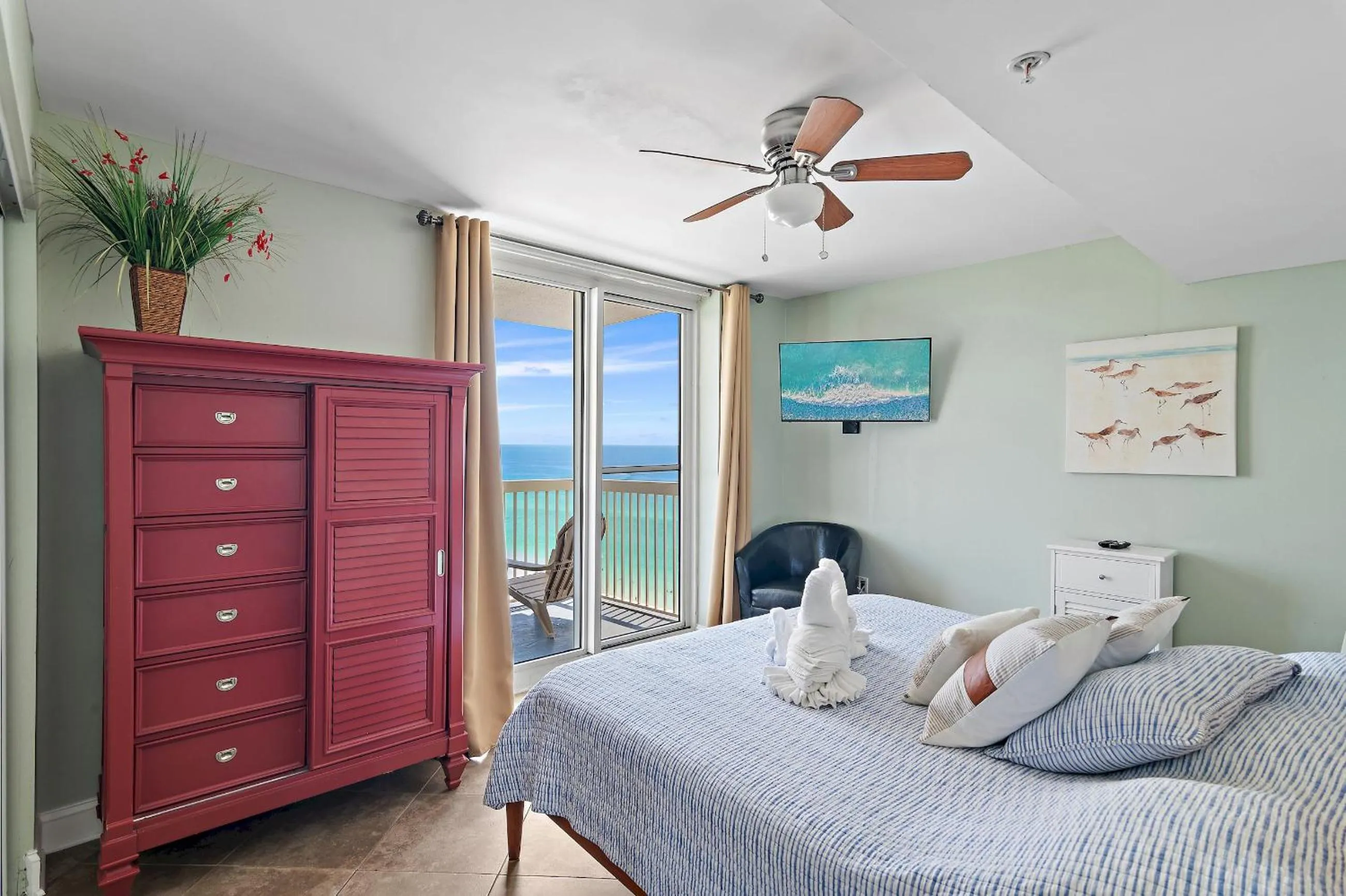 Bedroom, Bed in Pelican Beach Resort by Colasan