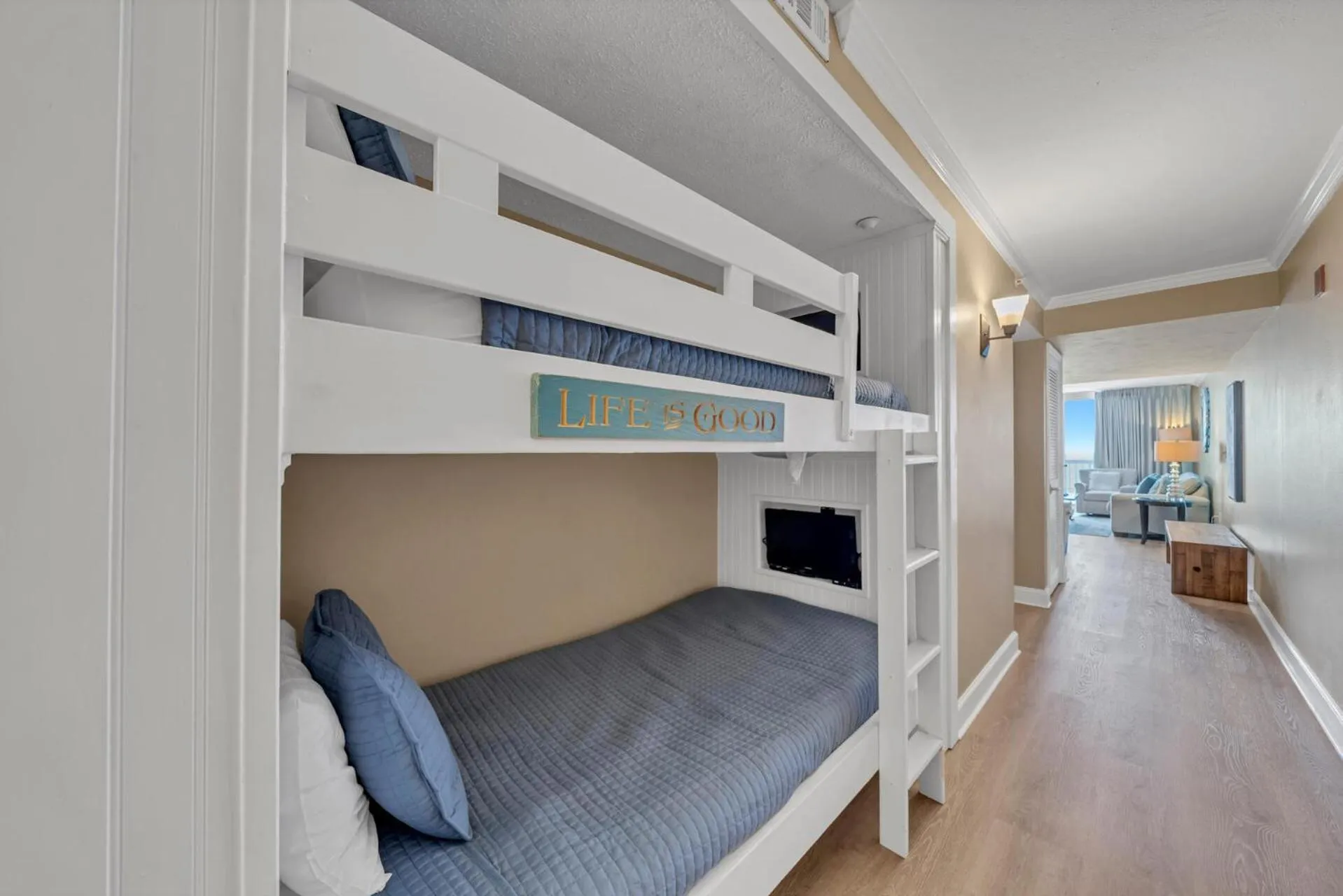 bunk bed, Bed in Pelican Beach Resort by Colasan