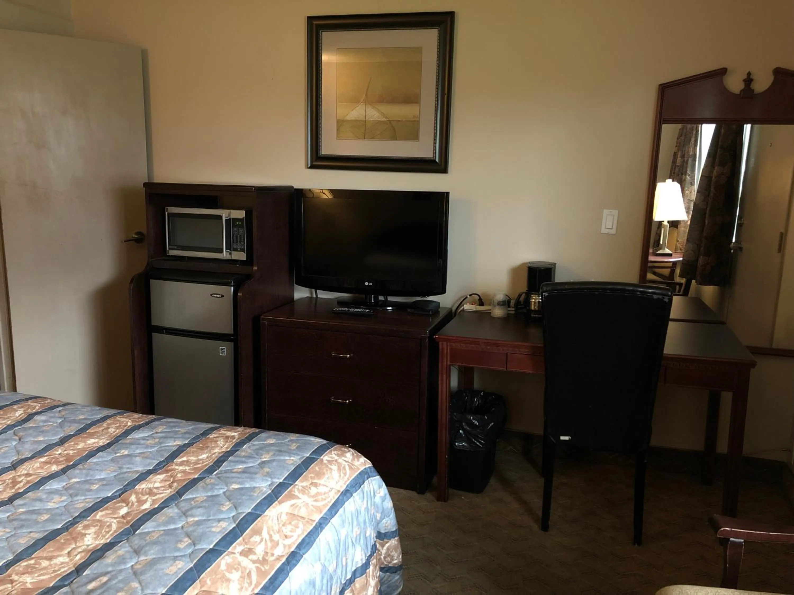 Bed in Travellers Inn