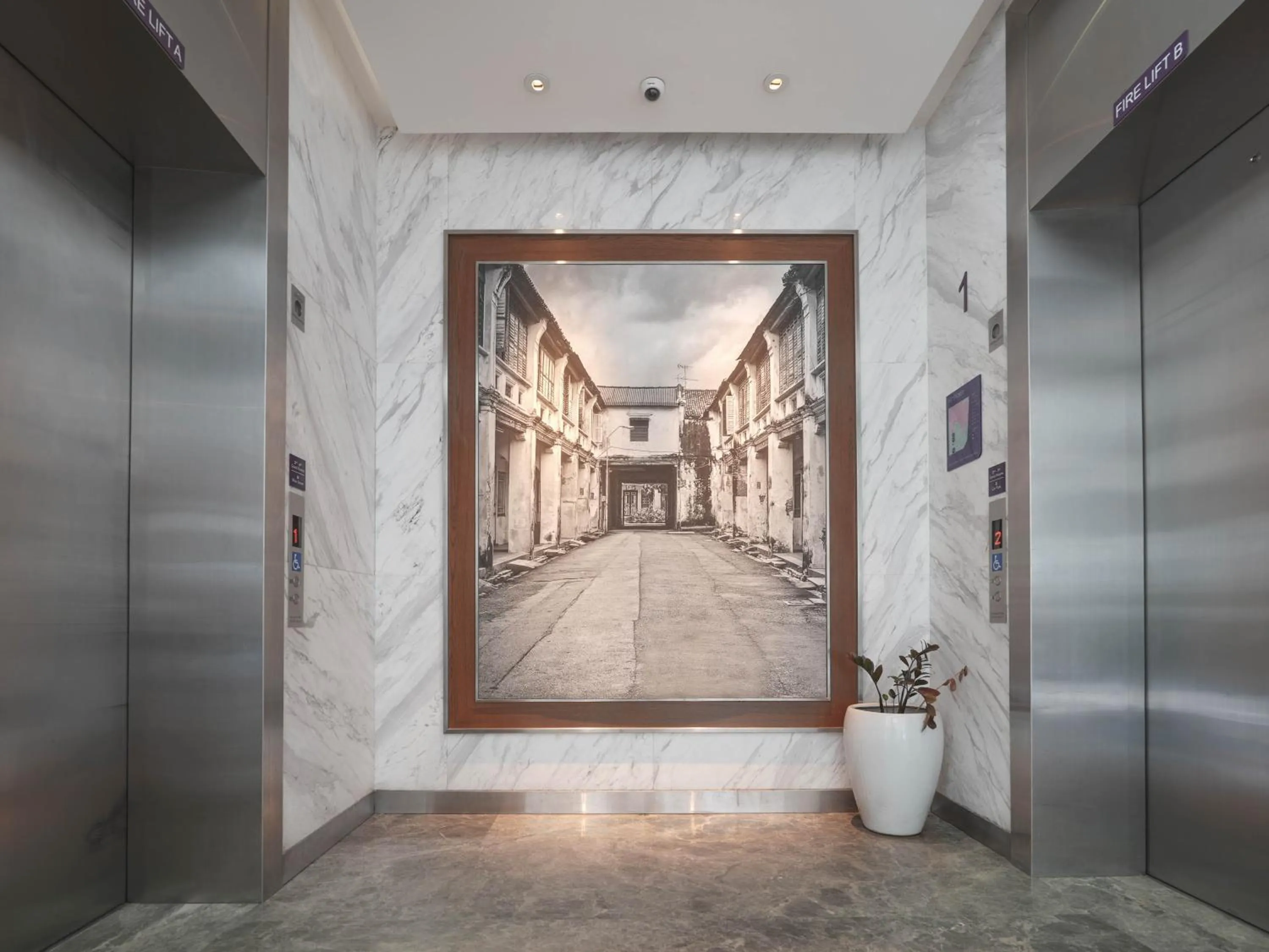 Amrise Hotel Kitchener, Check In 9PM, Check Out 8AM