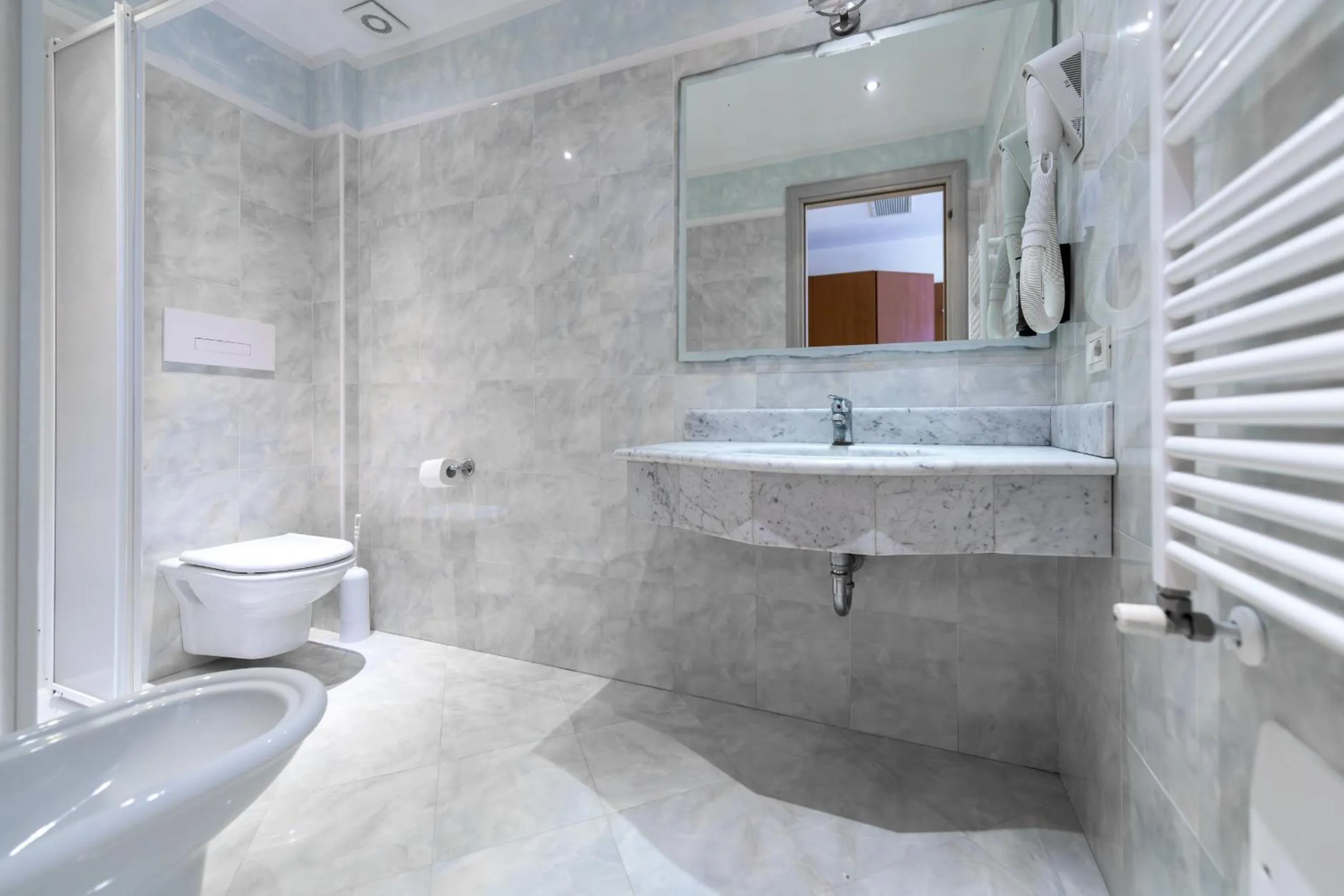 Shower in Hotel Antico Monastero