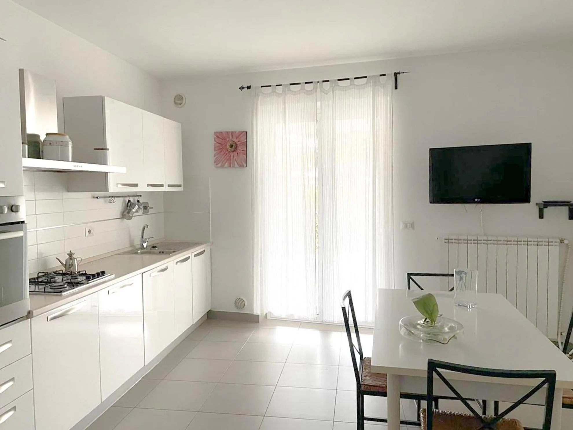 Kitchen or kitchenette in Homiday - Residence Mykonos