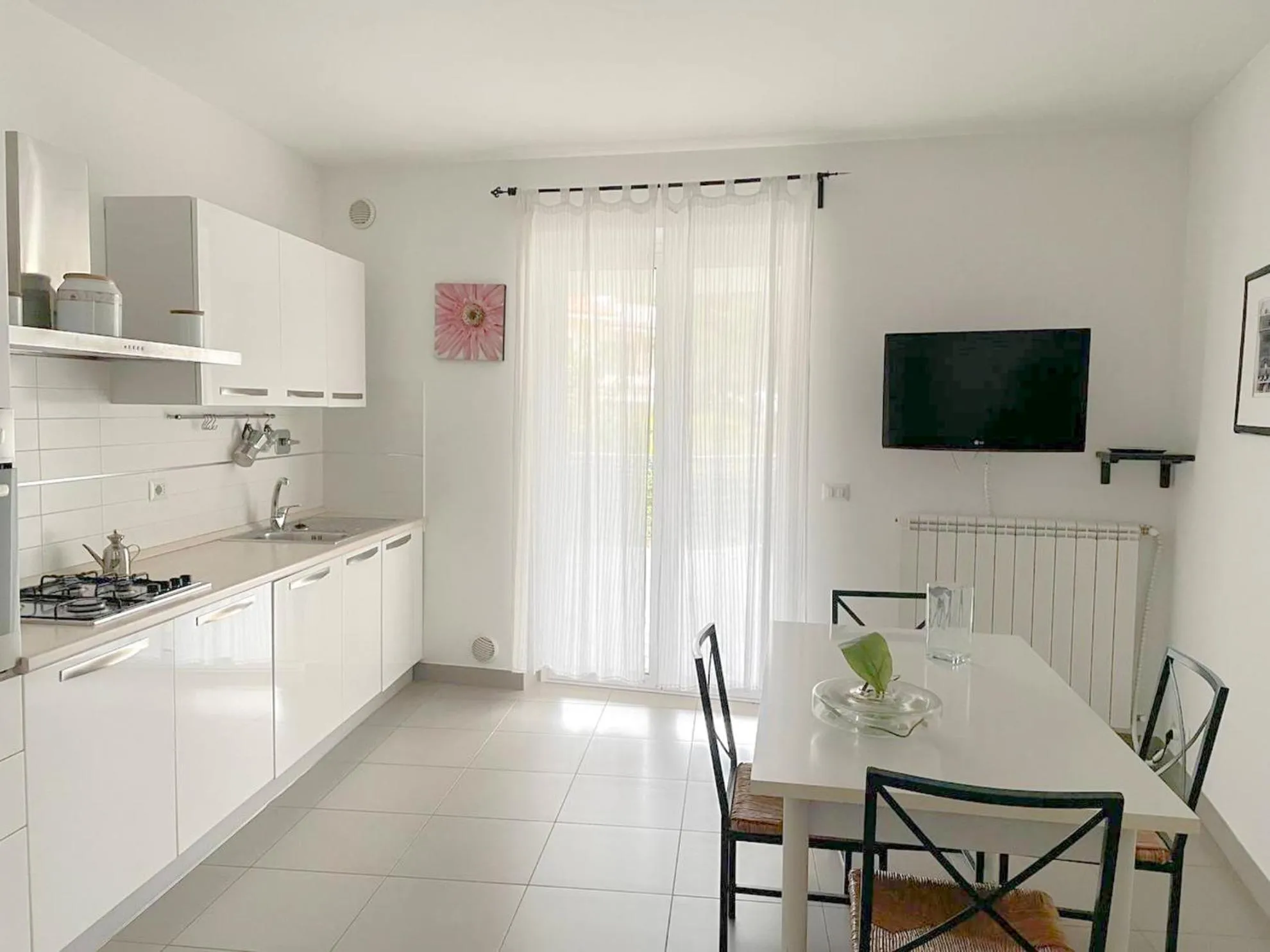 Kitchen or kitchenette in Homiday - Residence Mykonos
