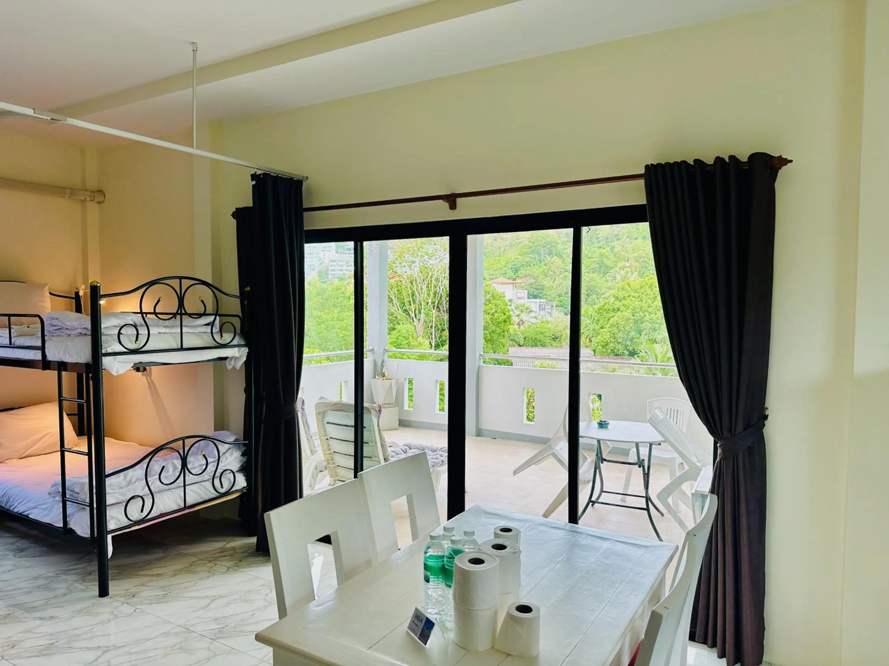 Balcony/Terrace, Bed in M&N Guesthouse Kata