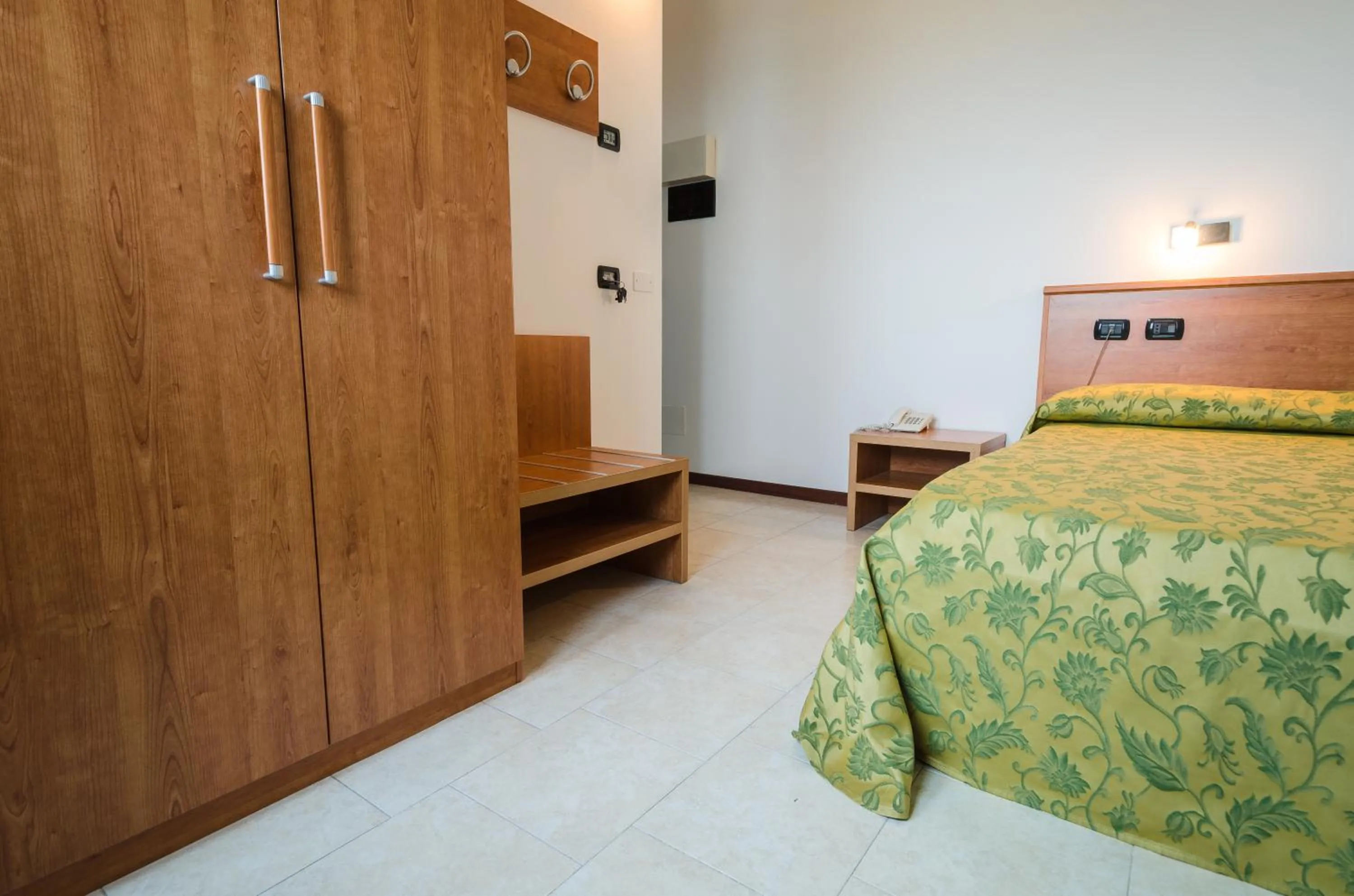 Bedroom, Bed in Hotel Luna Blu