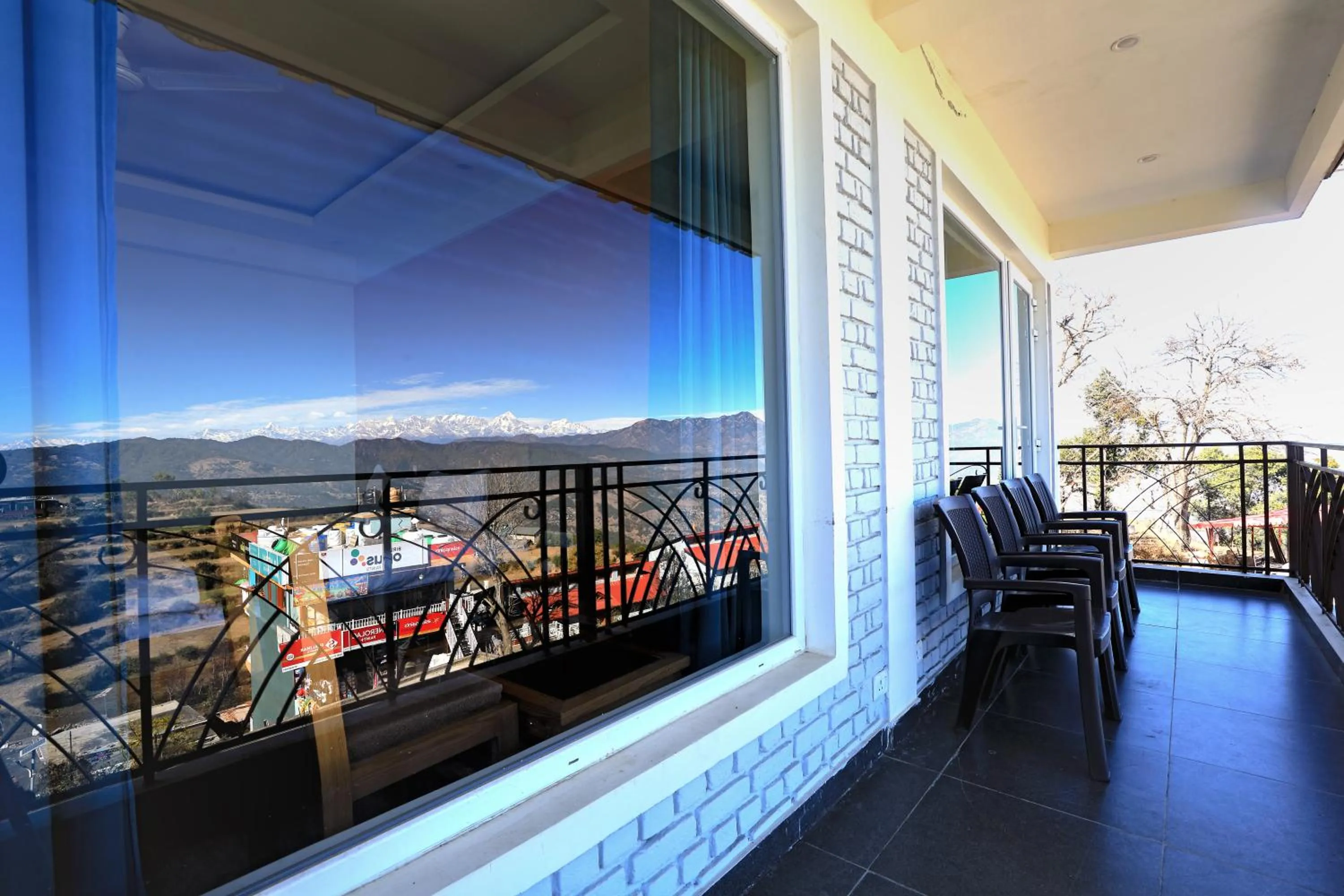 Hotel Colonels Paradise