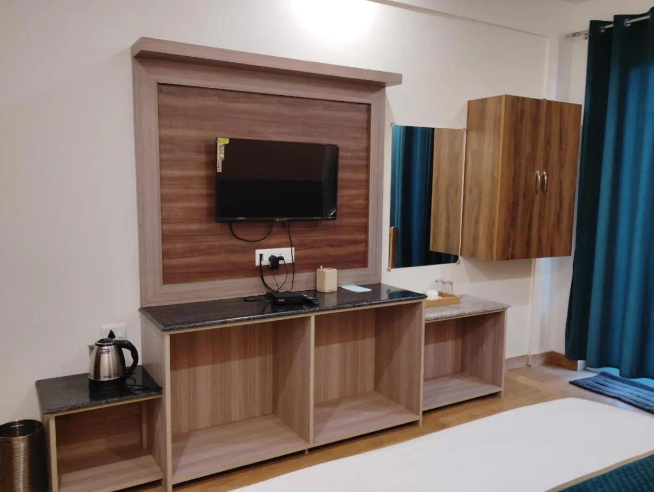 TV and multimedia in Hotel Colonels Paradise