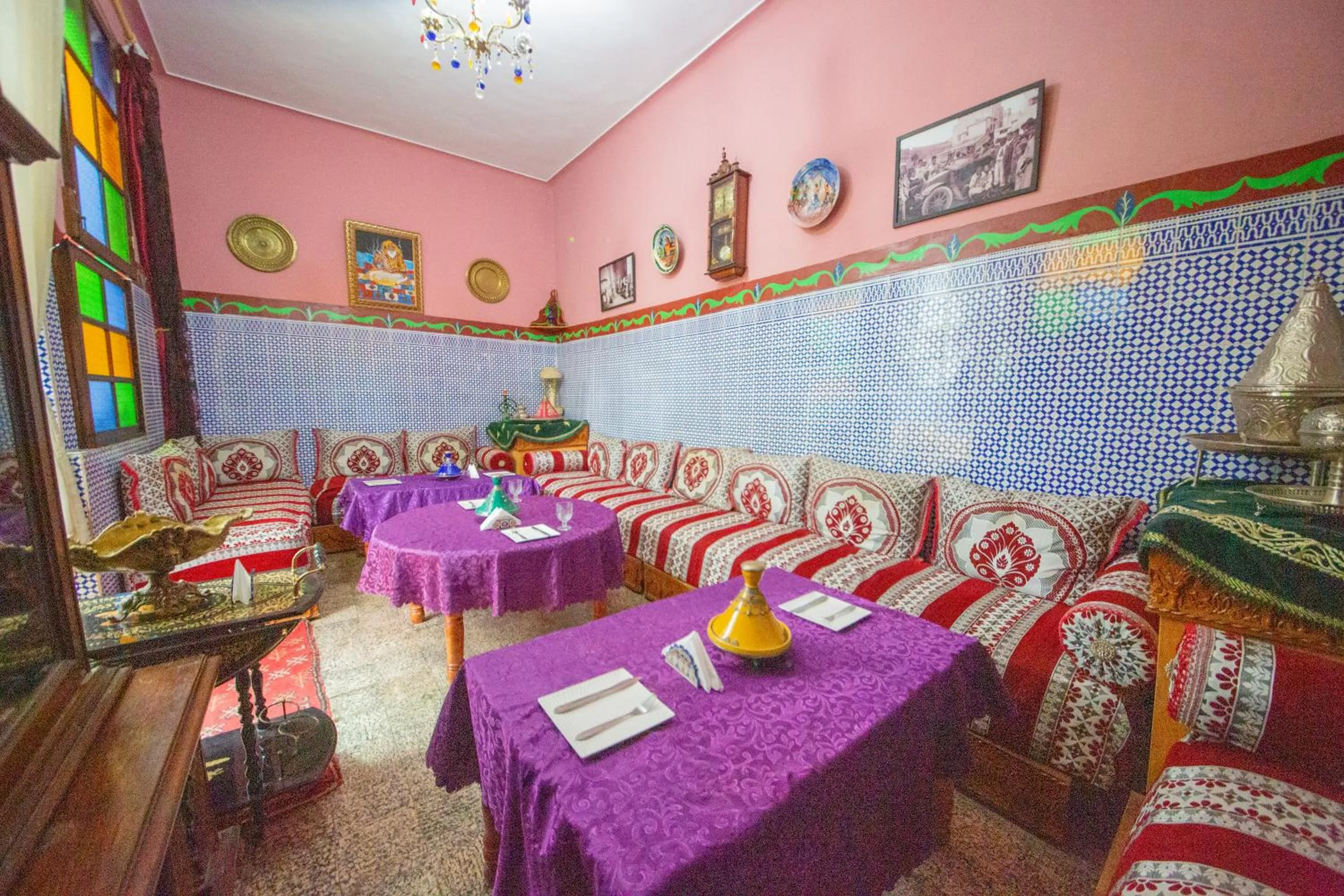 Communal lounge/ TV room in Maison Adam