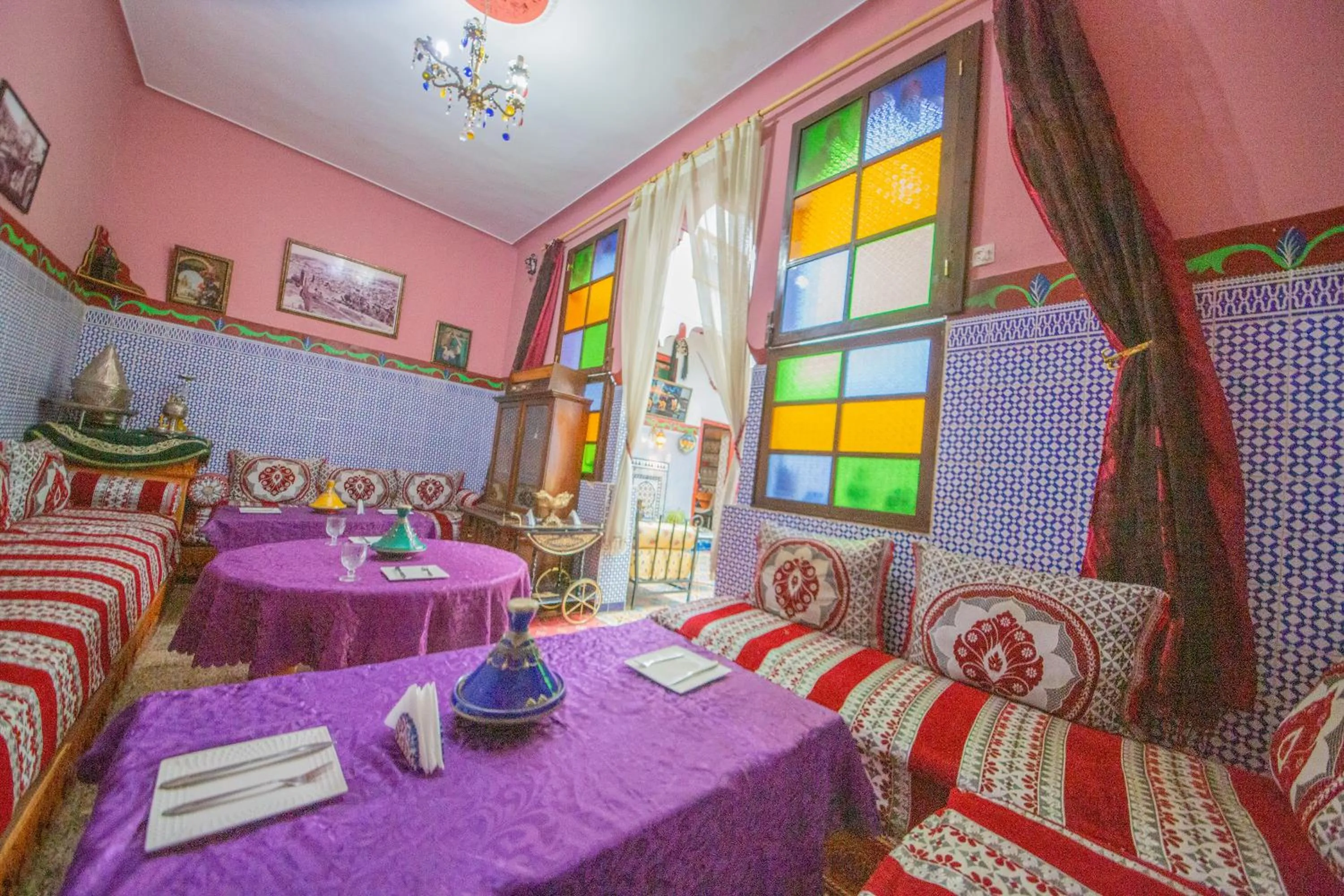 Living room, Restaurant/Places to Eat in Maison Adam