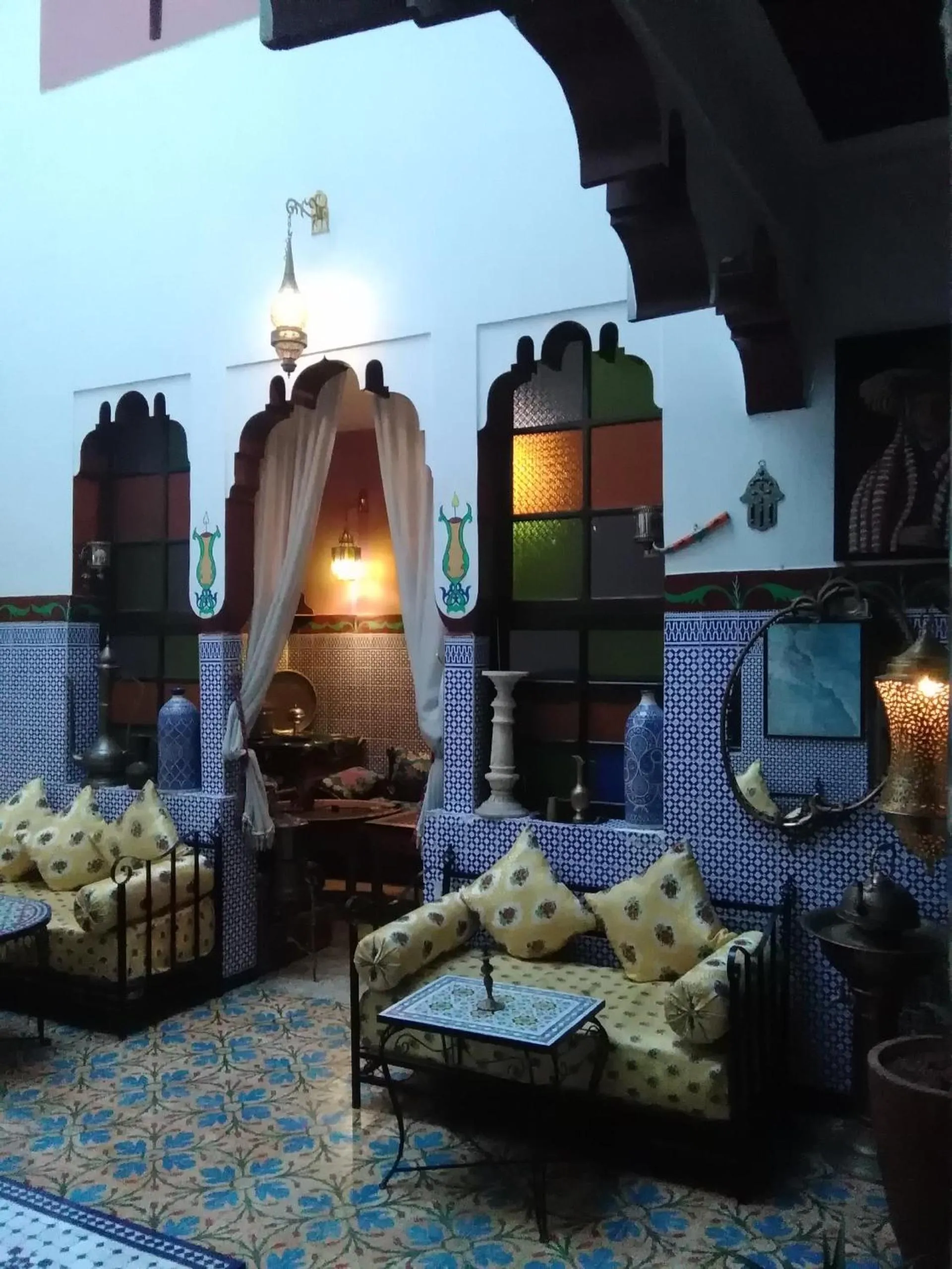 Restaurant/places to eat in Maison Adam