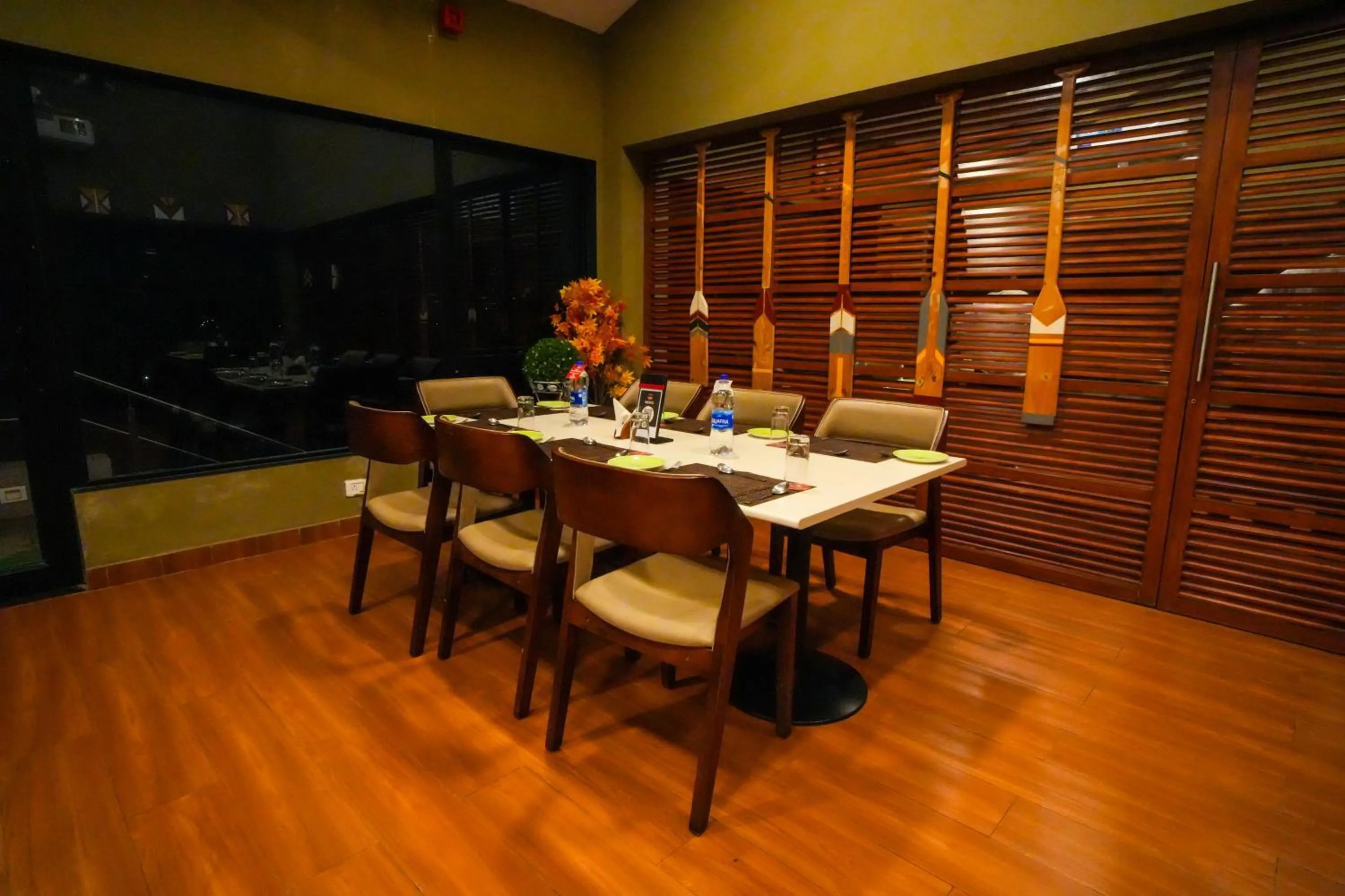 Restaurant/places to eat in Gaurav Lords Resort