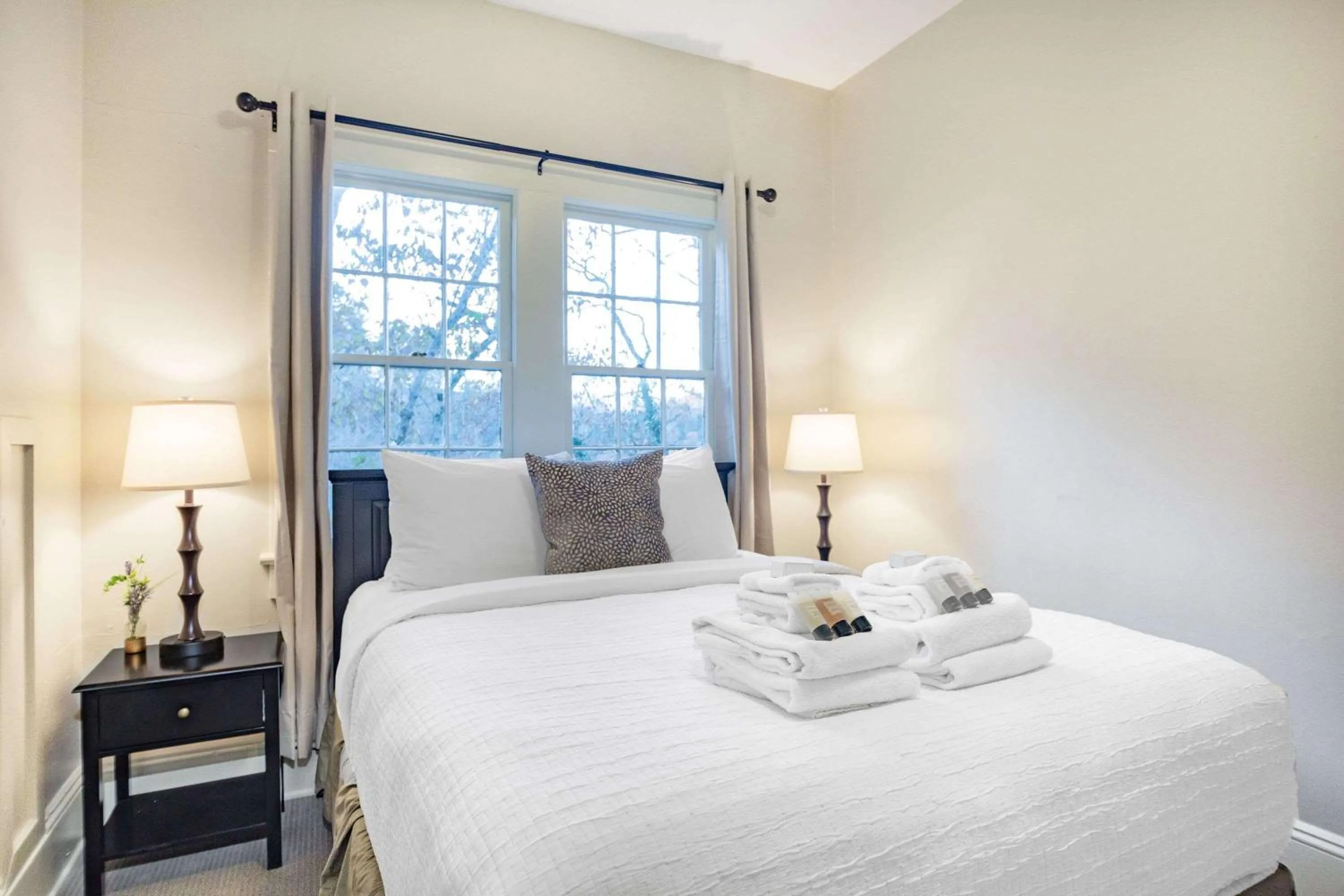 Bed in Natural Bridge Hotel, Trademark Collection by Wyndham