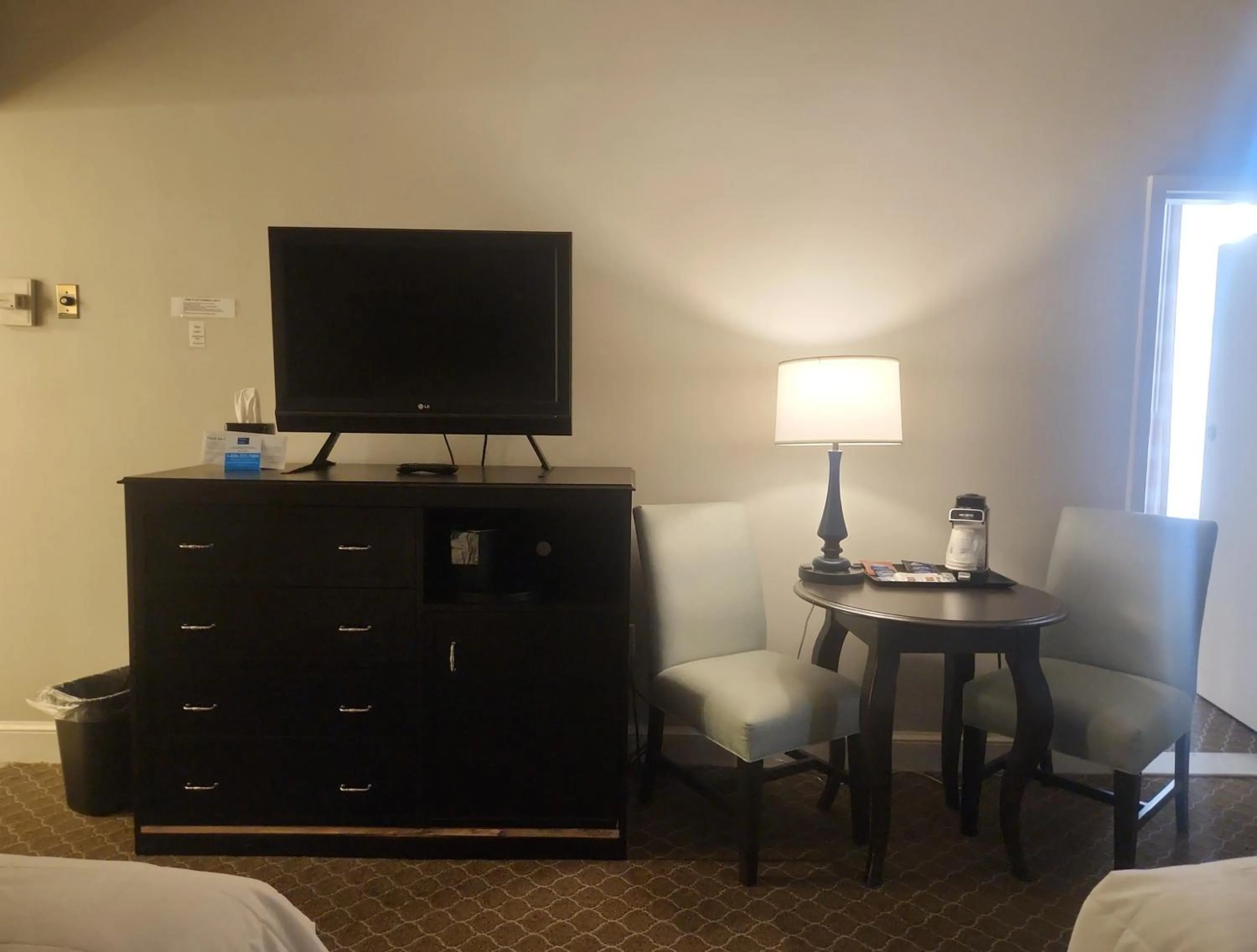 TV and multimedia, Bed in Natural Bridge Hotel, Trademark Collection by Wyndham