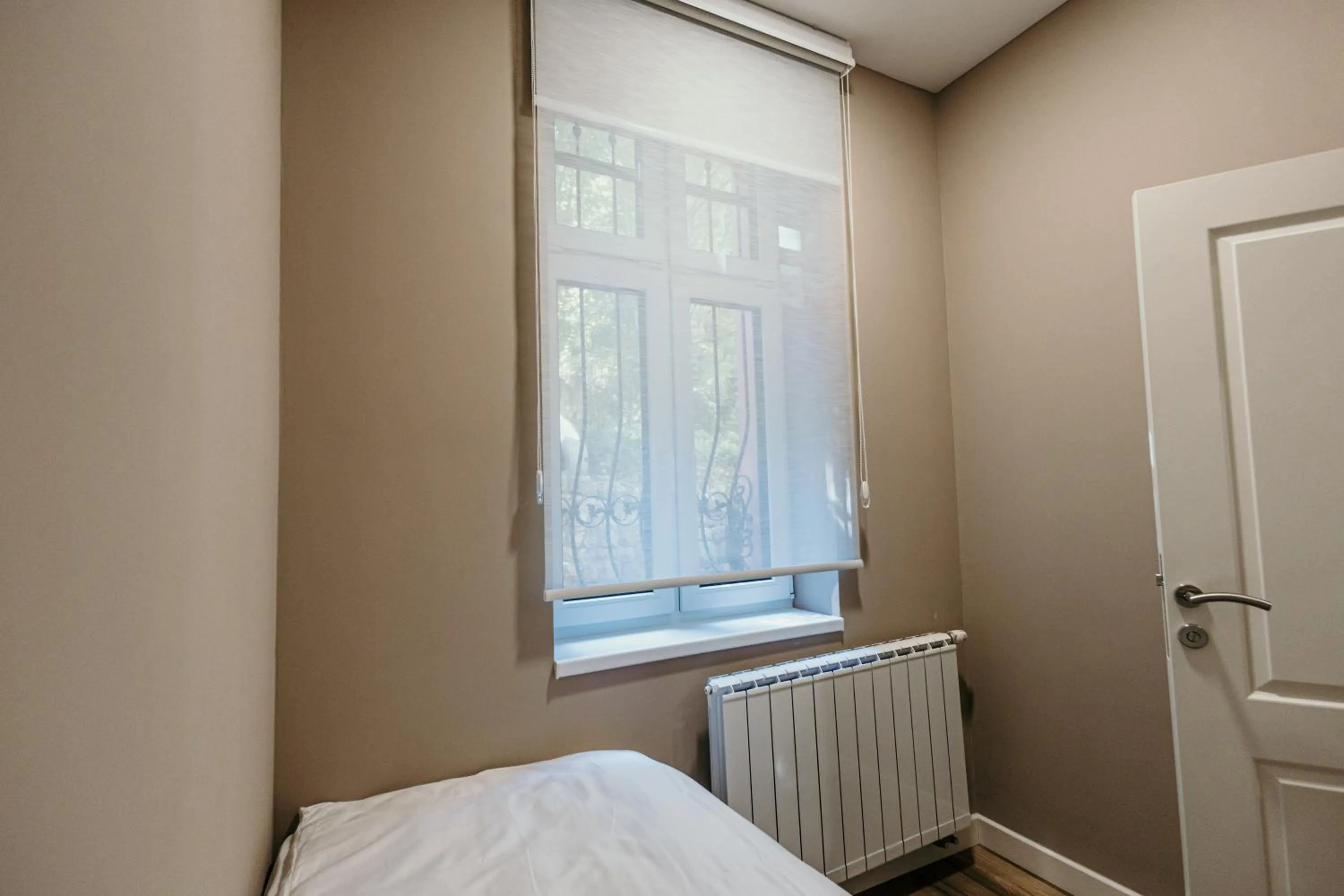 Bed in Pansion "Fawlty Towers" Sarajevo