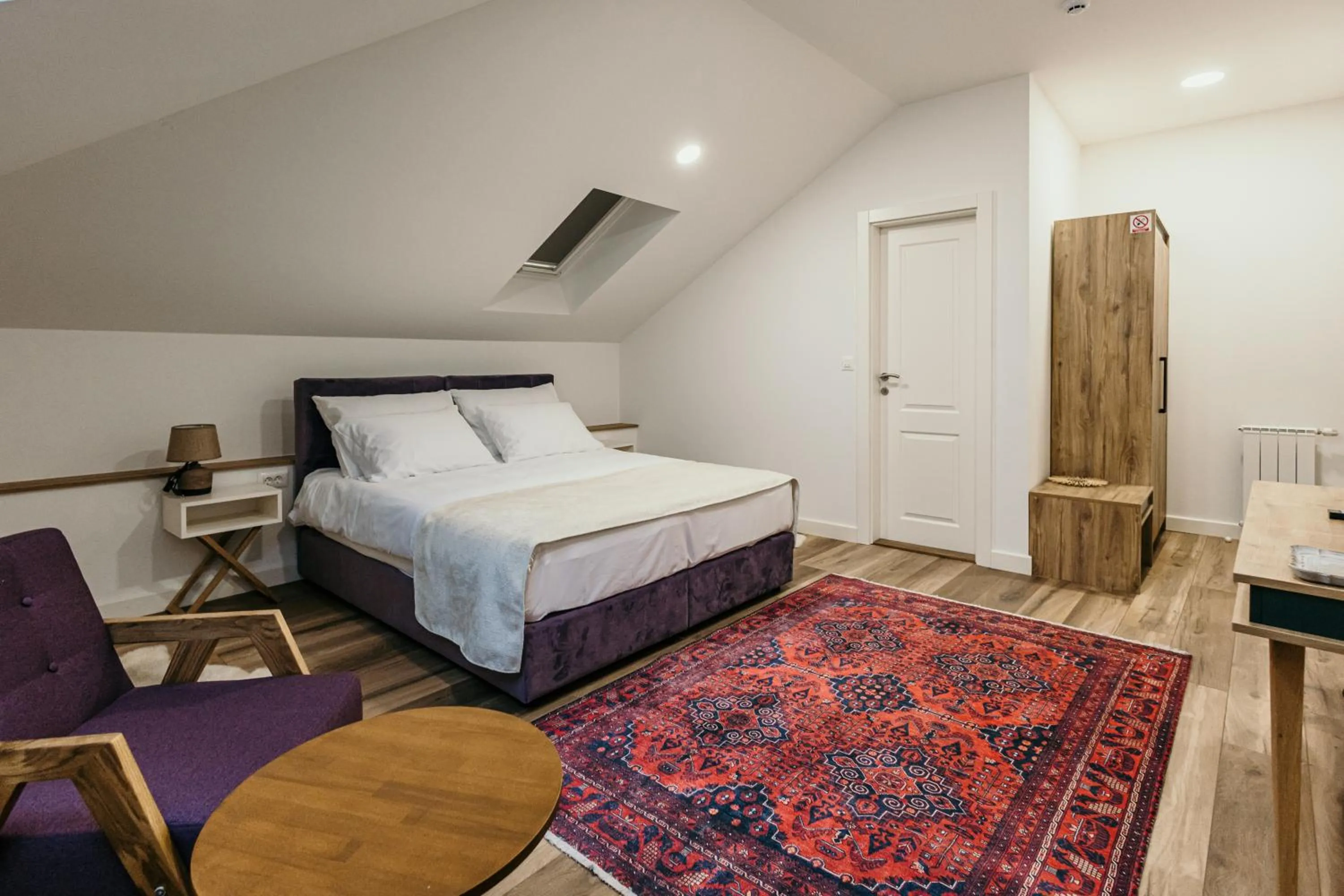 Bed in Pansion "Fawlty Towers" Sarajevo