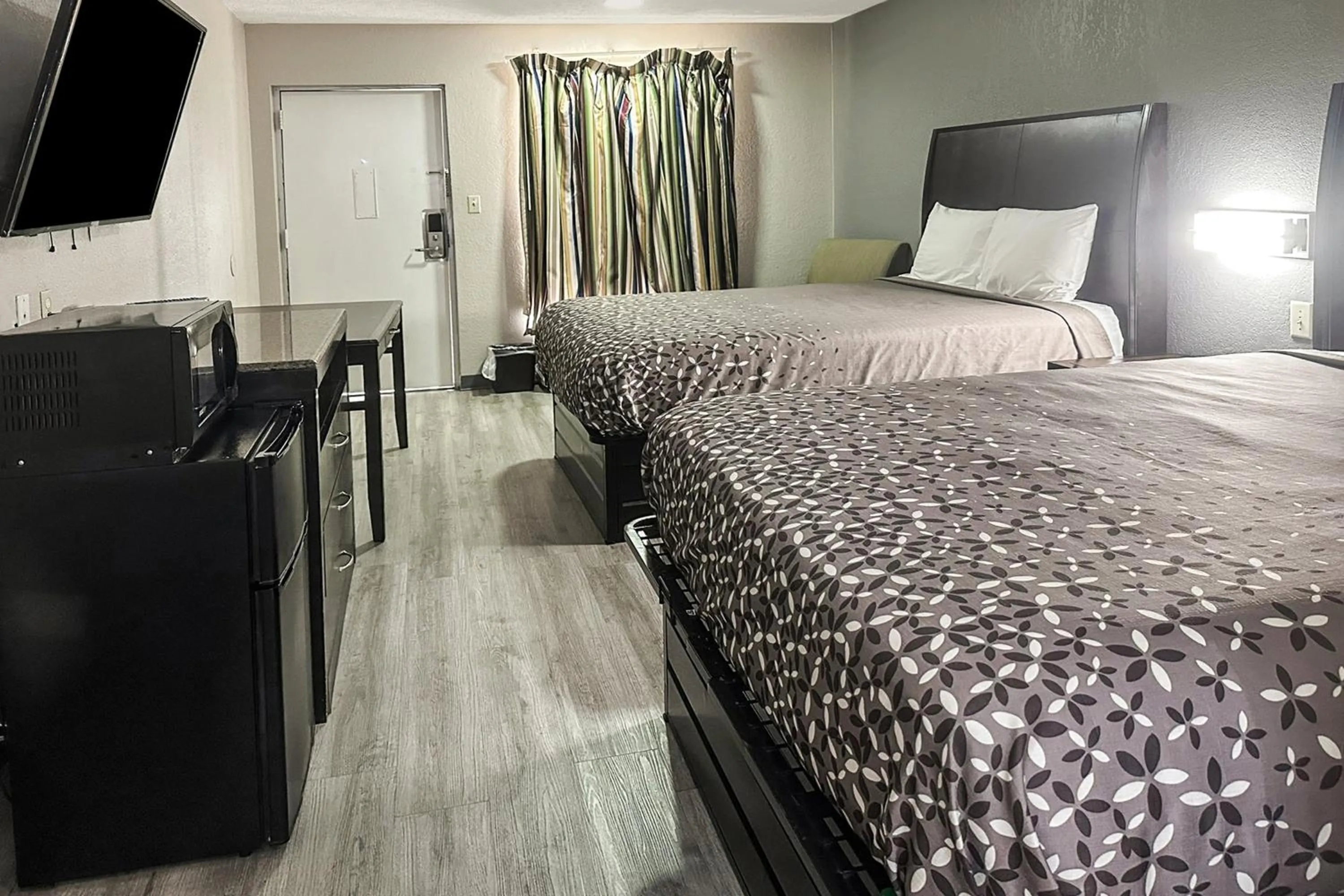 Bedroom in Regal Inn Guntersville By OYO Hwy 431