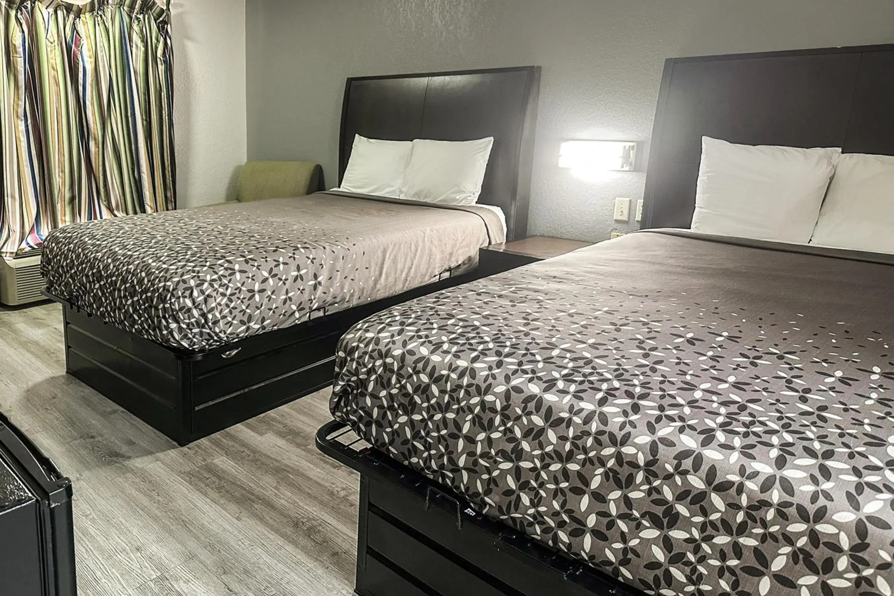 2 Queen Accessible Smoking in Regal Inn Guntersville By OYO Hwy 431 2 Queen Accessible Smoking in Regal Inn Guntersville By OYO Hwy 431