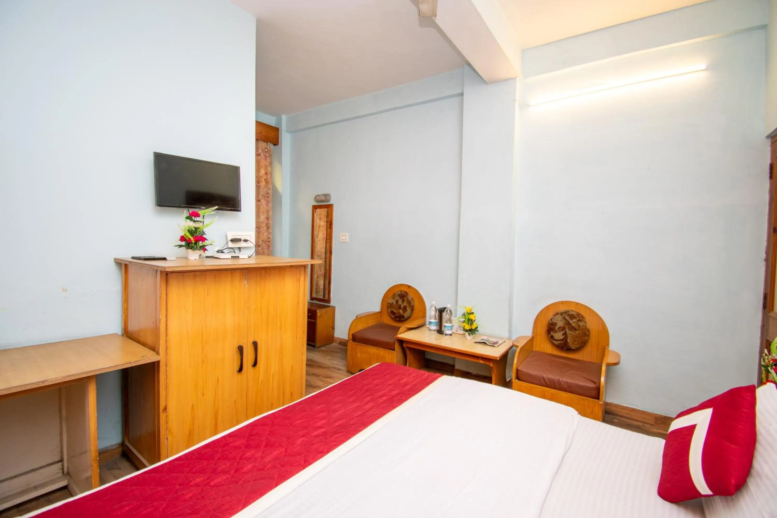 Photo of the whole room, Bed in Octave Himalayan Hamlet