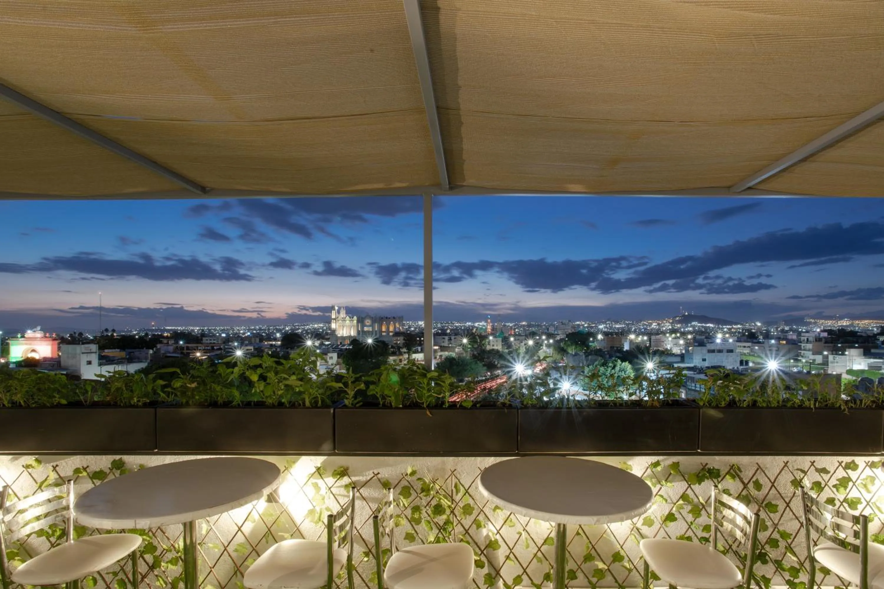 Restaurant/places to eat in La Hospedería León