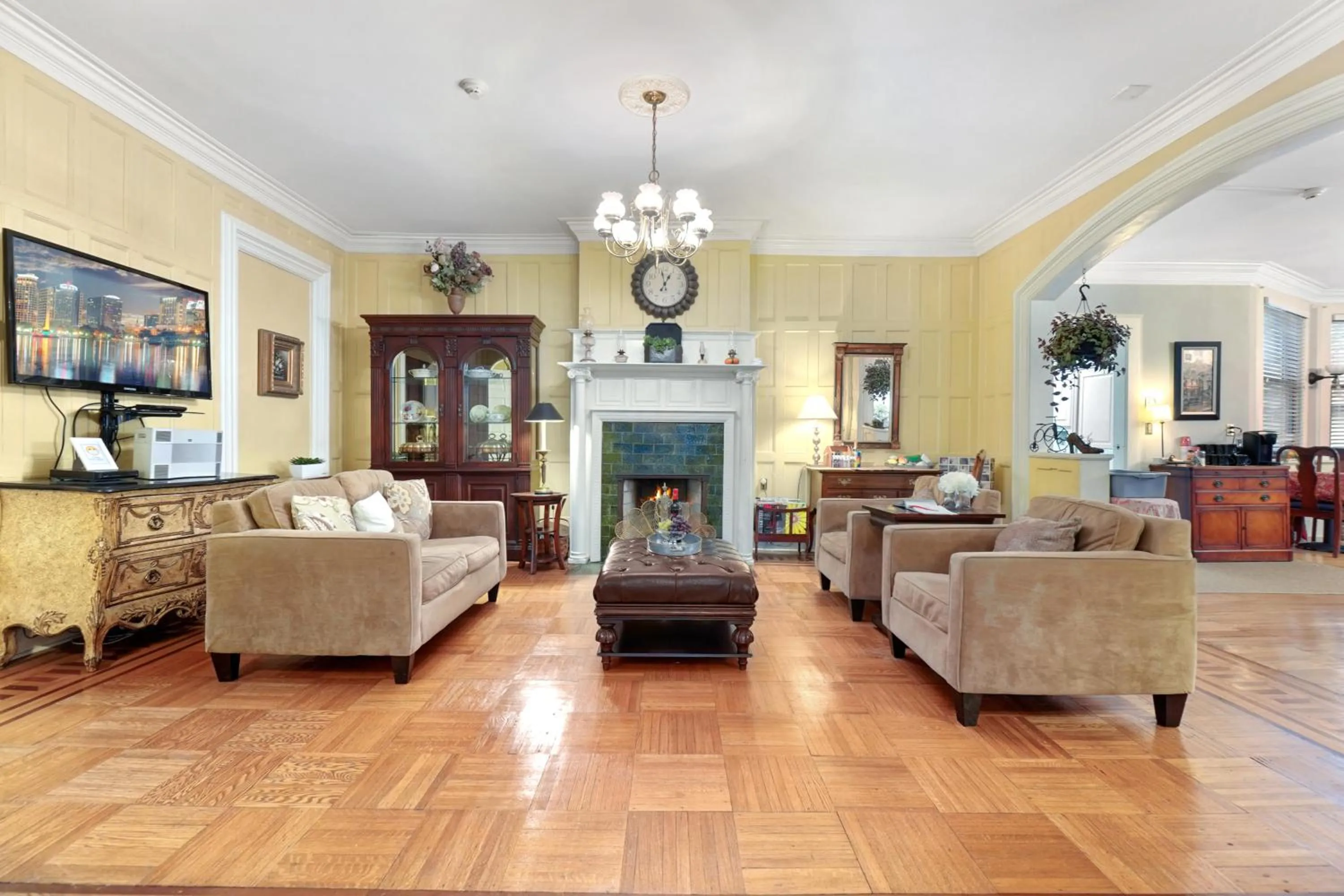 Living room in DeBary Inn
