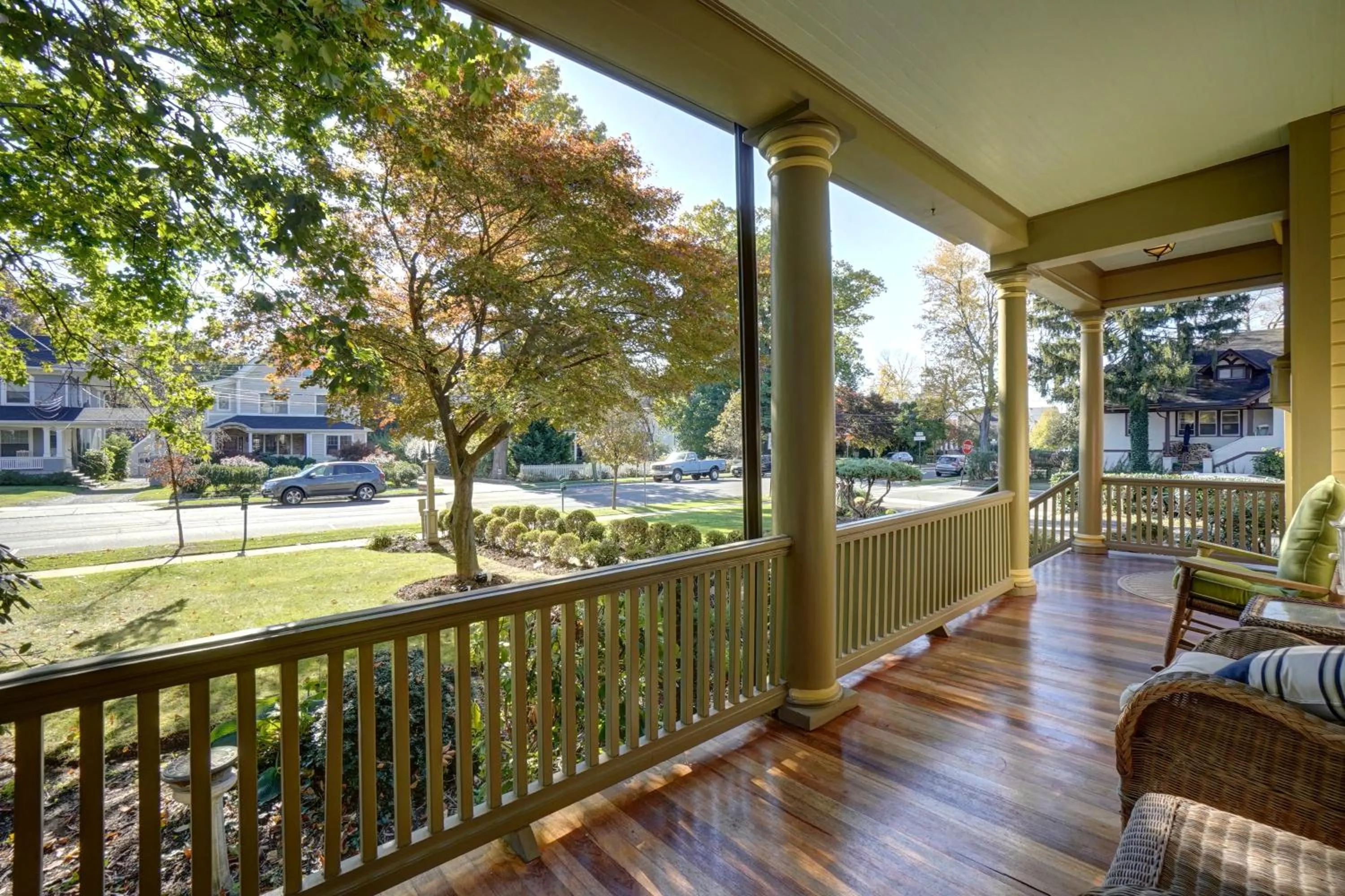 Property building in DeBary Inn